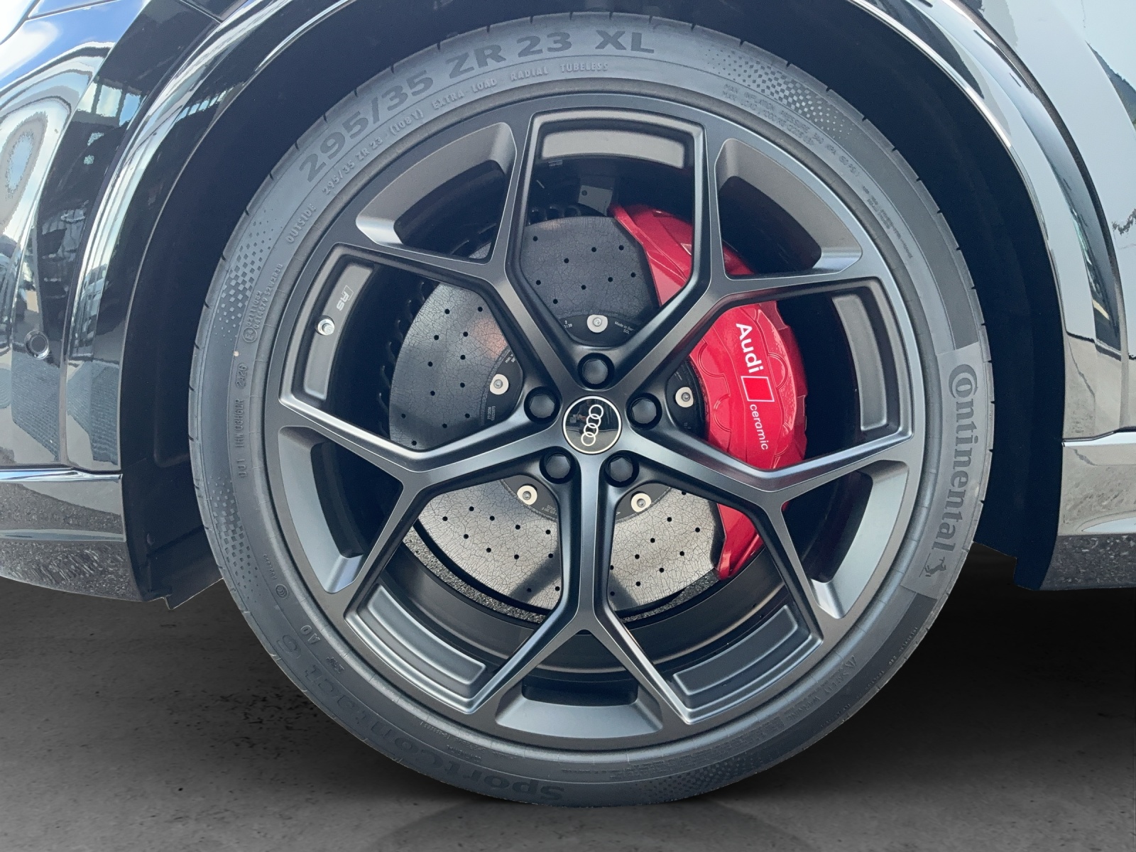 AUDI RSQ8 performance quattro - 13