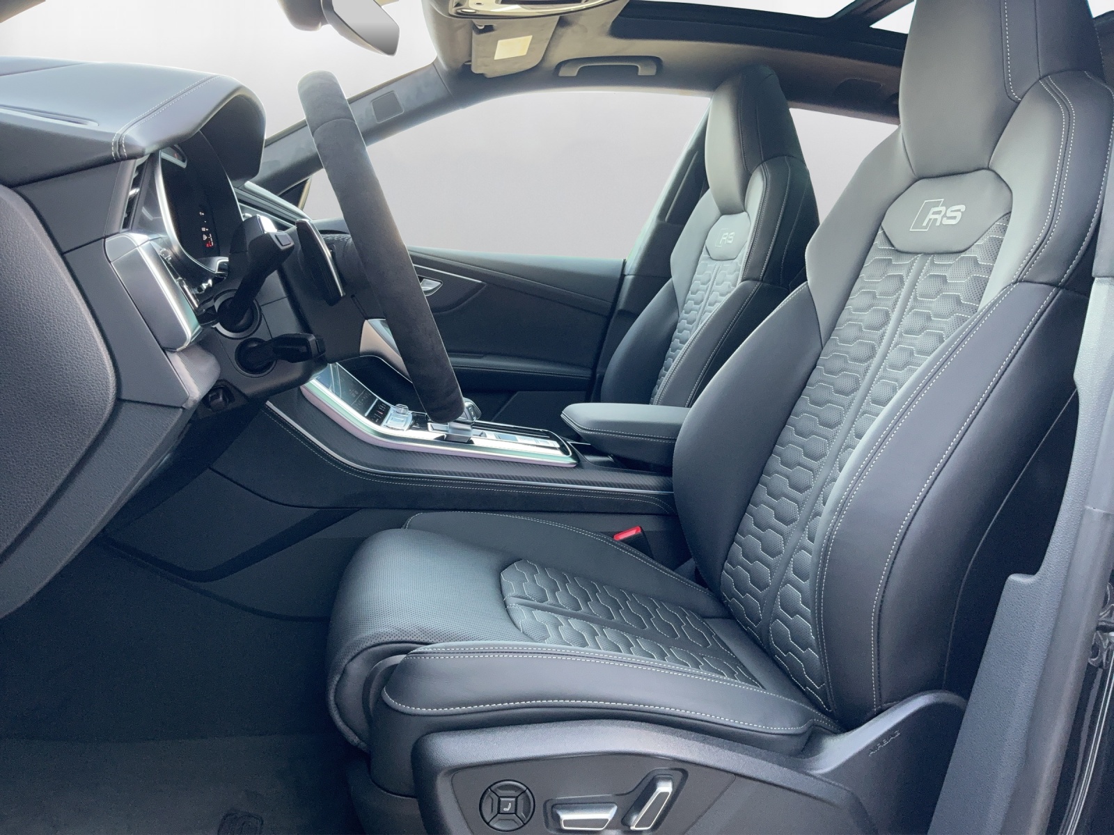 AUDI RSQ8 performance quattro - 10