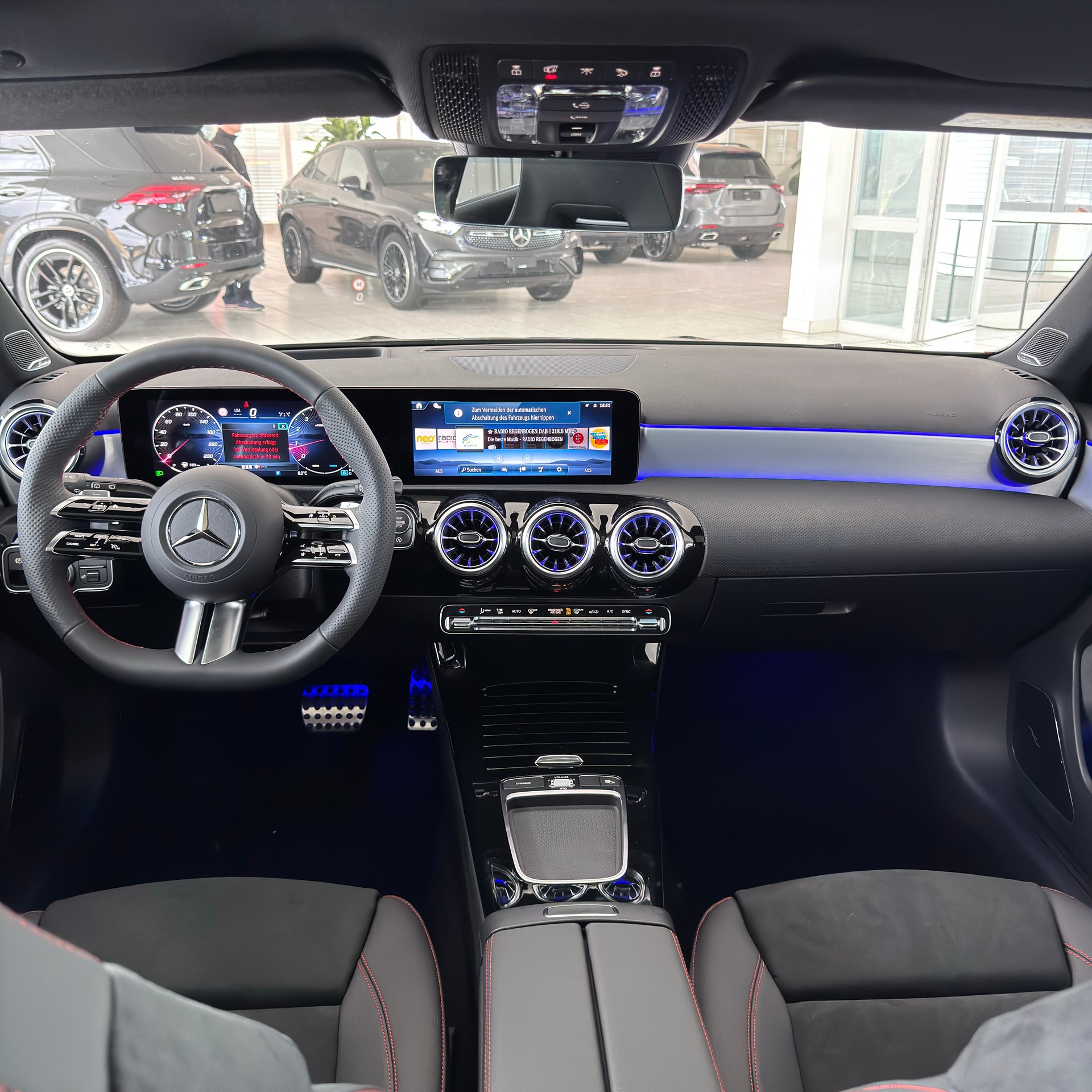 MERCEDES-BENZ A 250 4MATIC Kompaktlimousine - 12