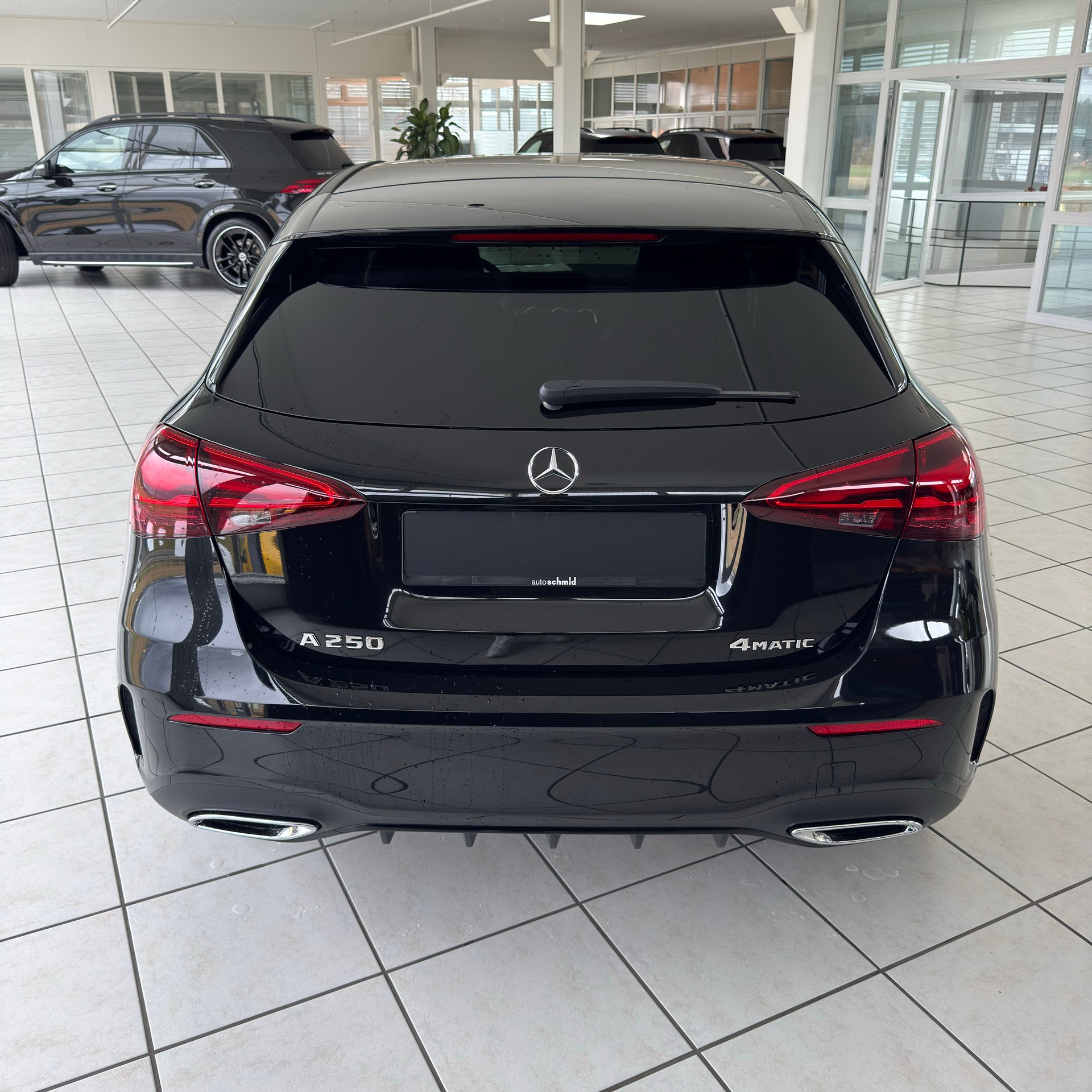 MERCEDES-BENZ A 250 4MATIC Kompaktlimousine - 6