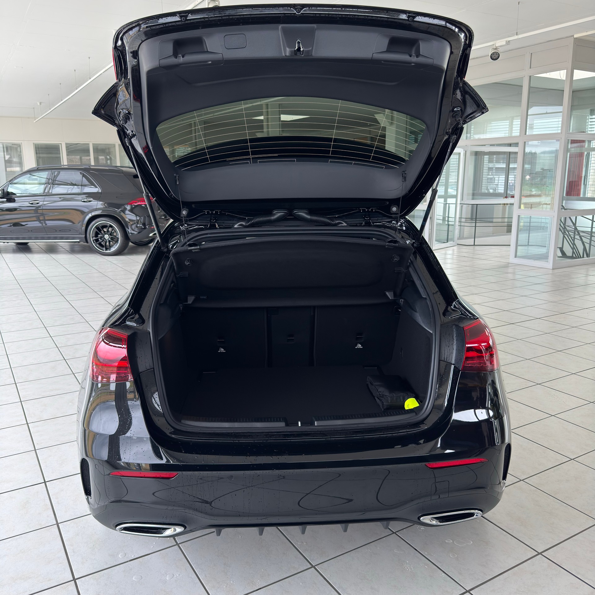 MERCEDES-BENZ A 250 4MATIC Kompaktlimousine - 7