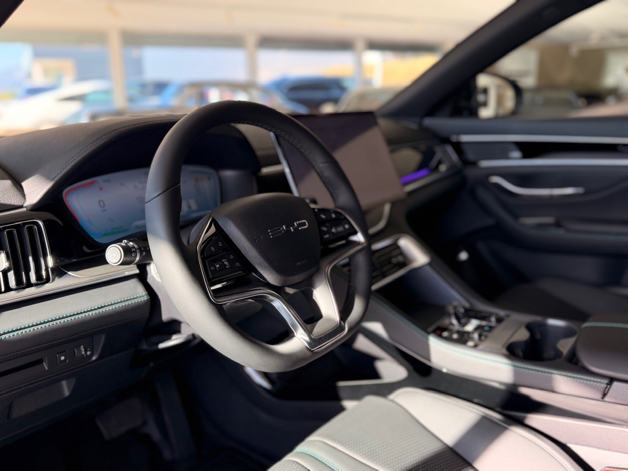 BYD Seal U DM-i Design AWD - 12