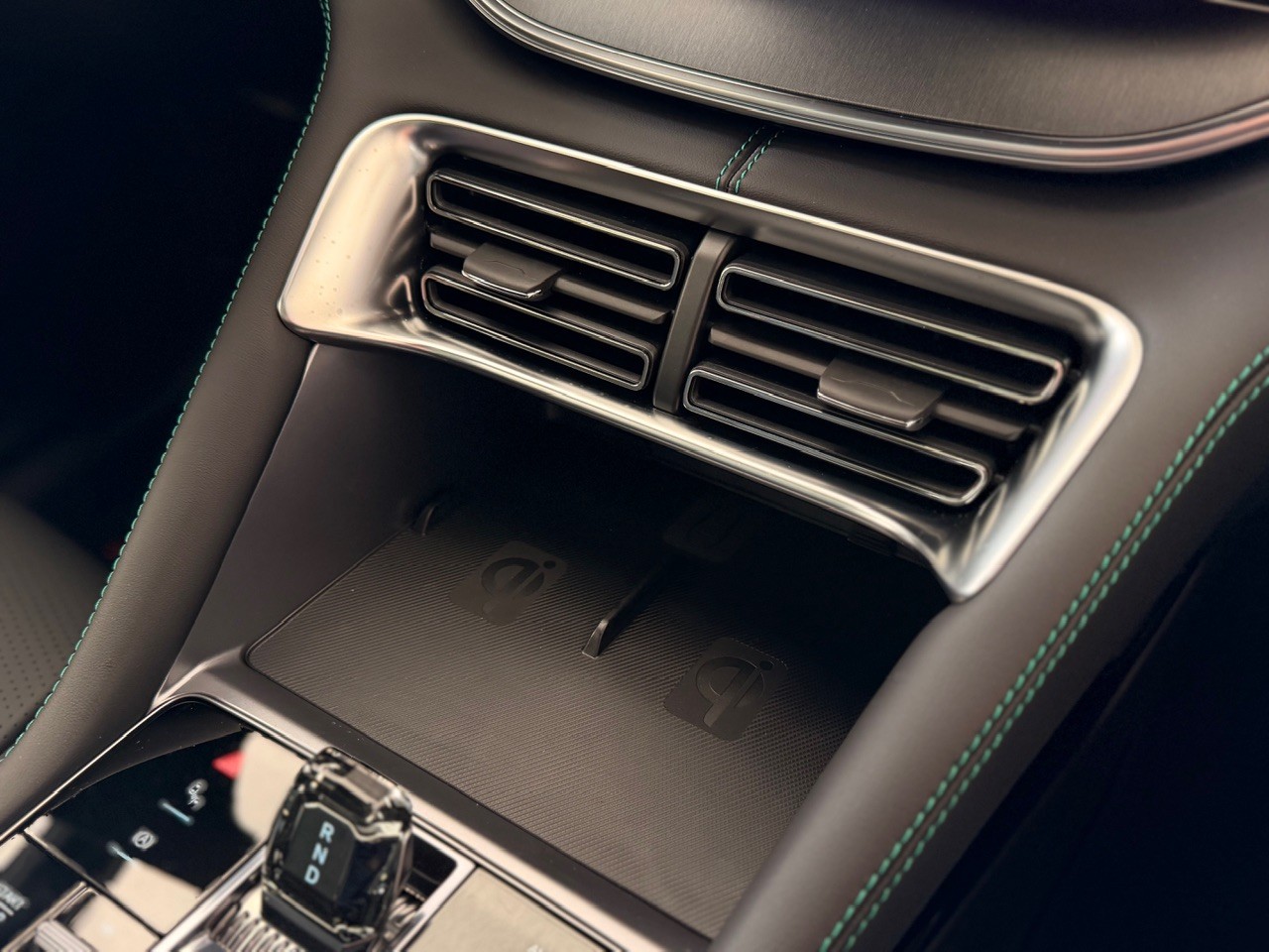 BYD Seal U DM-i Design AWD - 25