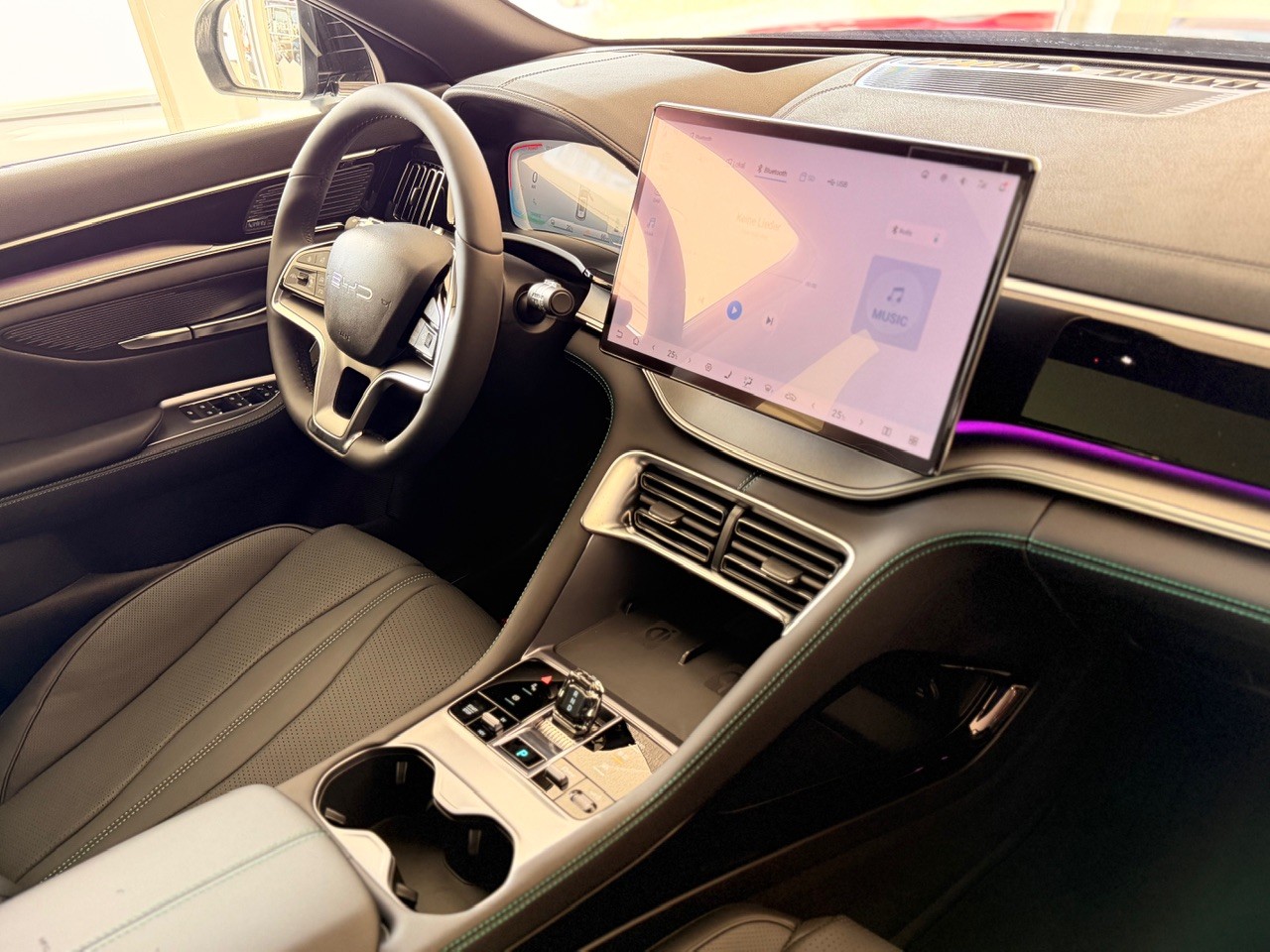 BYD Seal U DM-i Design AWD - 23