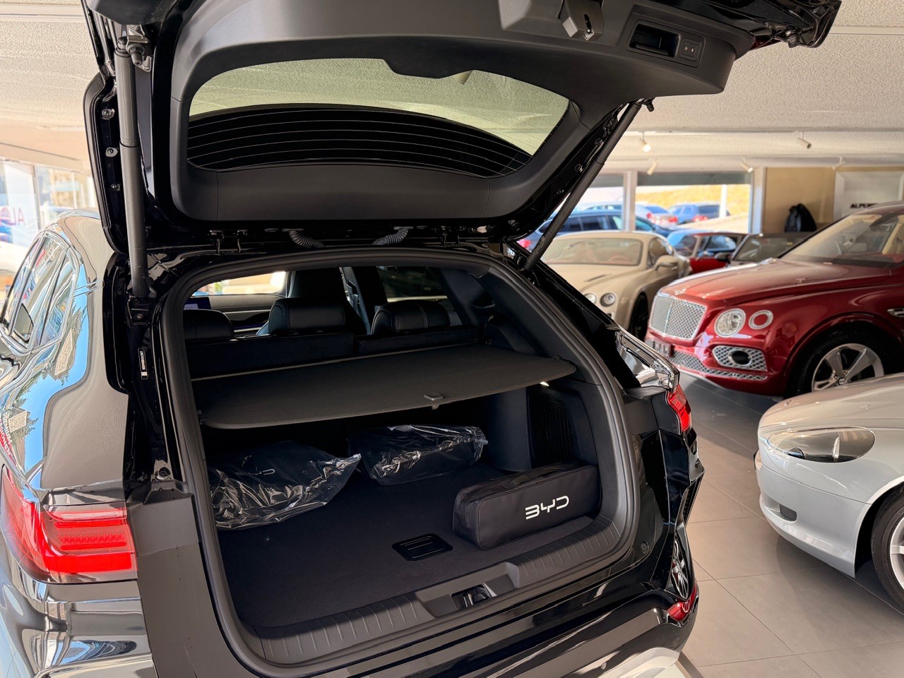 BYD Seal U DM-i Design AWD - 9