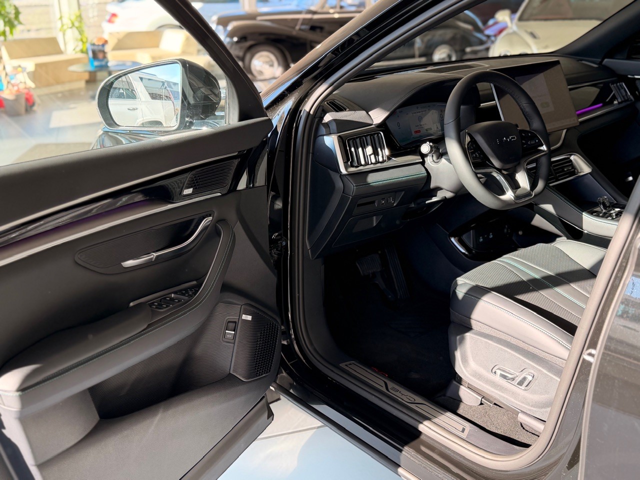 BYD Seal U DM-i Design AWD - 10