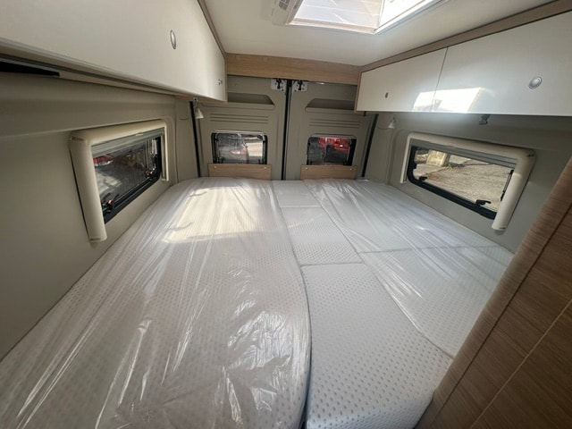 ROADCAR R640 GSR2 AT8 - 8