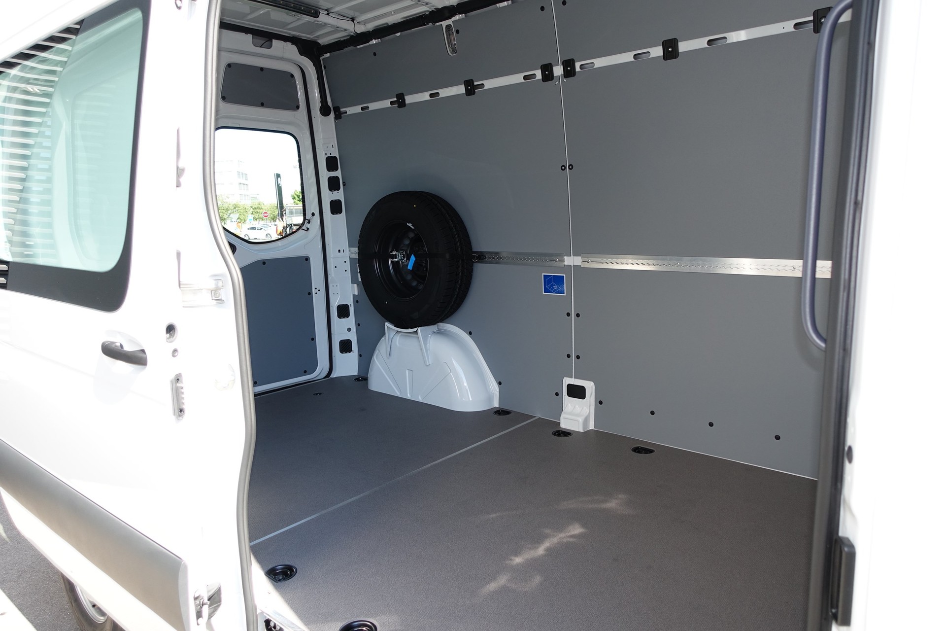 MERCEDES-BENZ eSprinter 312 47kWh Standard - 5