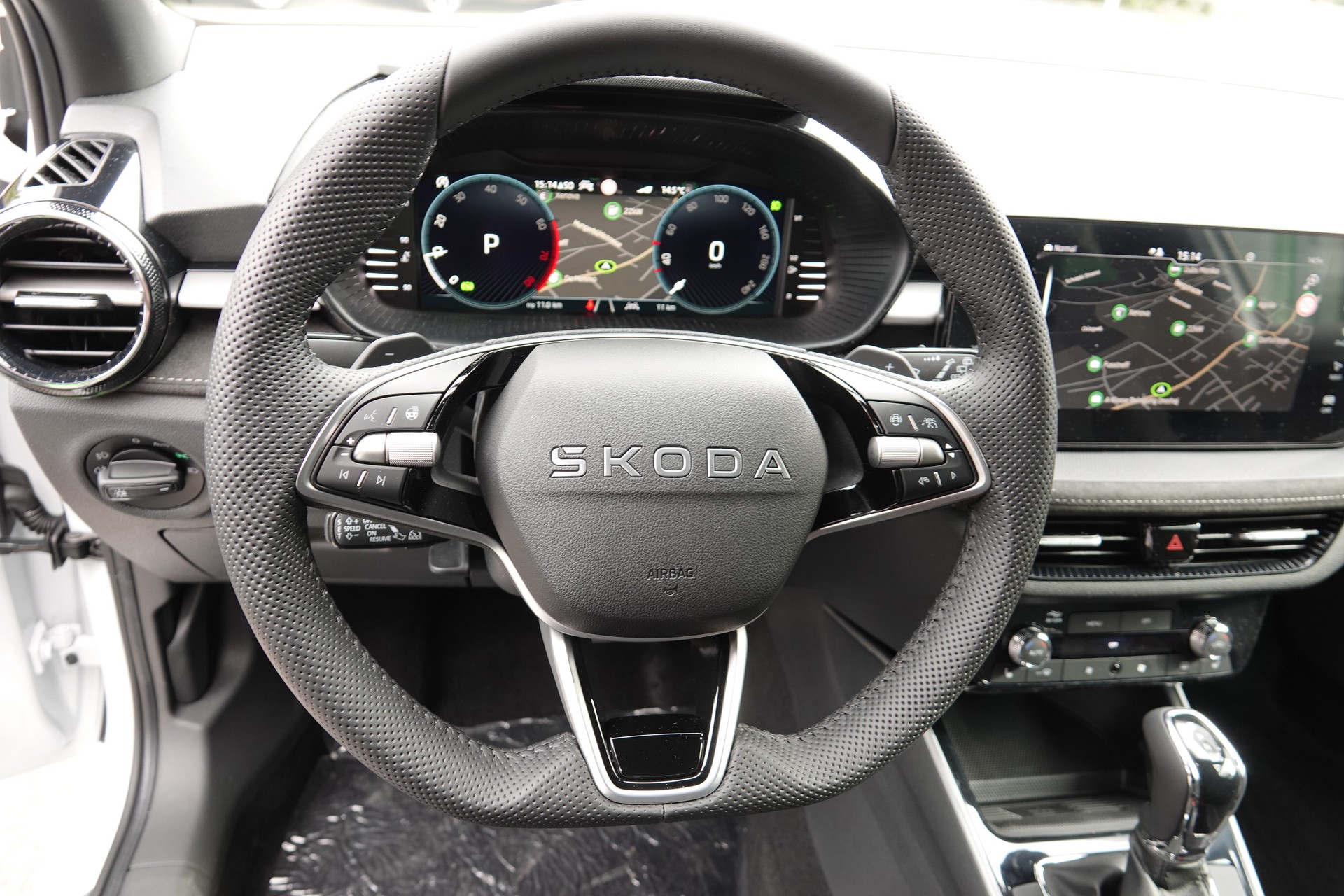 SKODA Fab. 1.0 TSI Dynamic DSG - 12