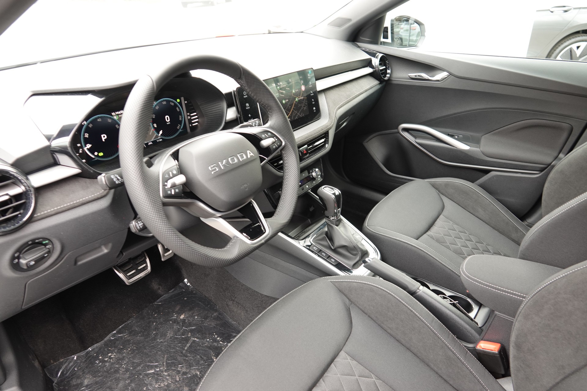 SKODA Fab. 1.0 TSI Dynamic DSG - 9