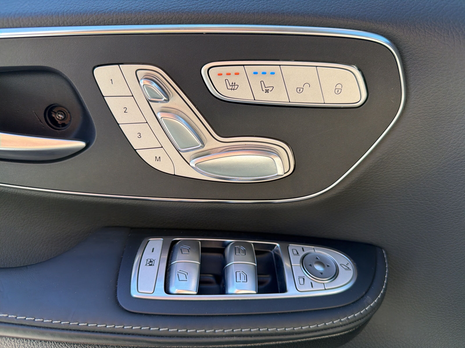 MERCEDES-BENZ V 300 d SwissEdition L 4M - 26