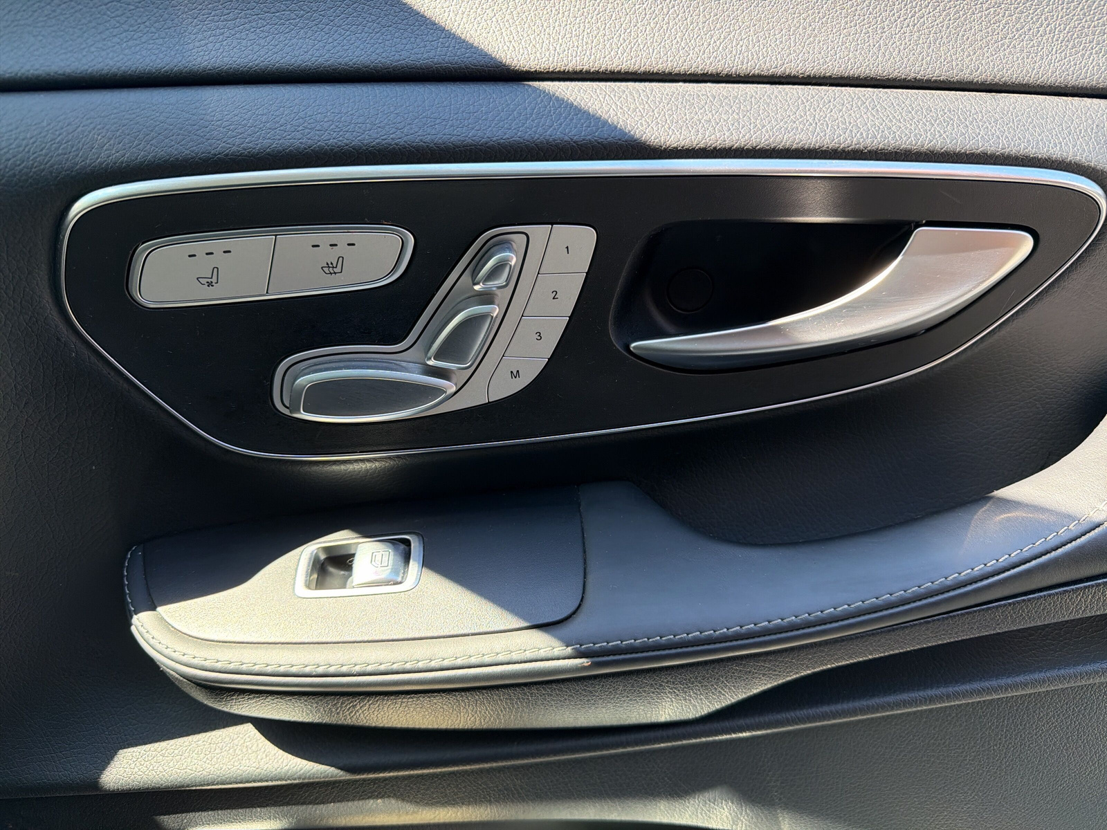 MERCEDES-BENZ V 300 d SwissEdition L 4M - 17