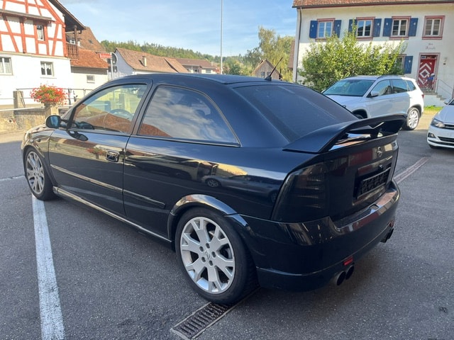 OPEL Astra 2.0i 16V Turbo OPC - 4