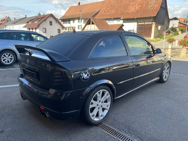 OPEL Astra 2.0i 16V Turbo OPC - 3