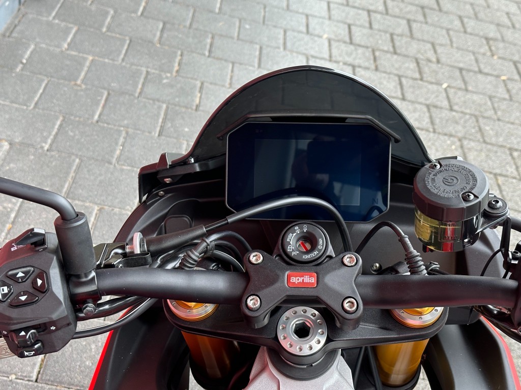 APRILIA Tuono V4 1100 Factory - 11
