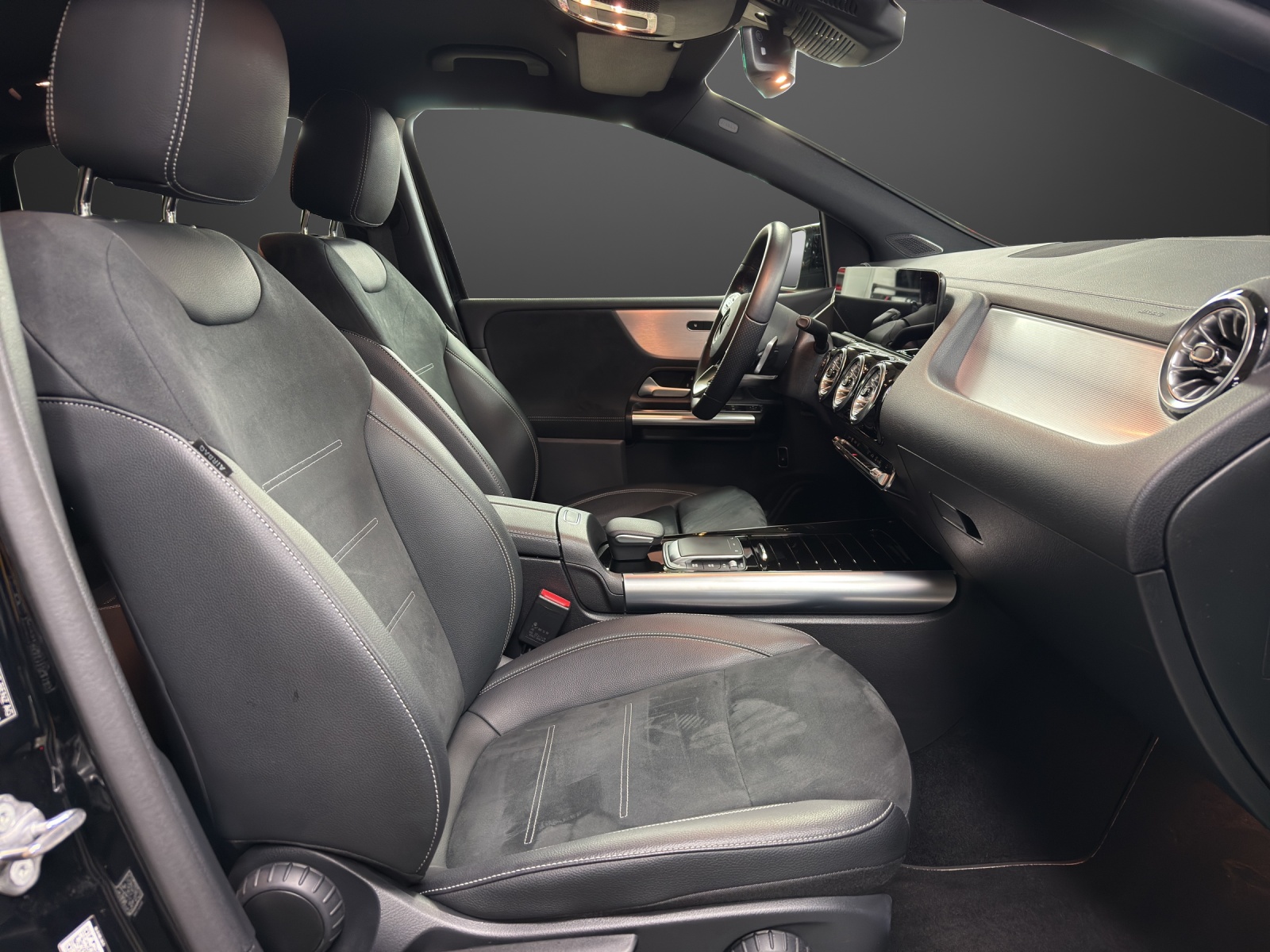 MERCEDES-BENZ B 250 e AMG Line - 12