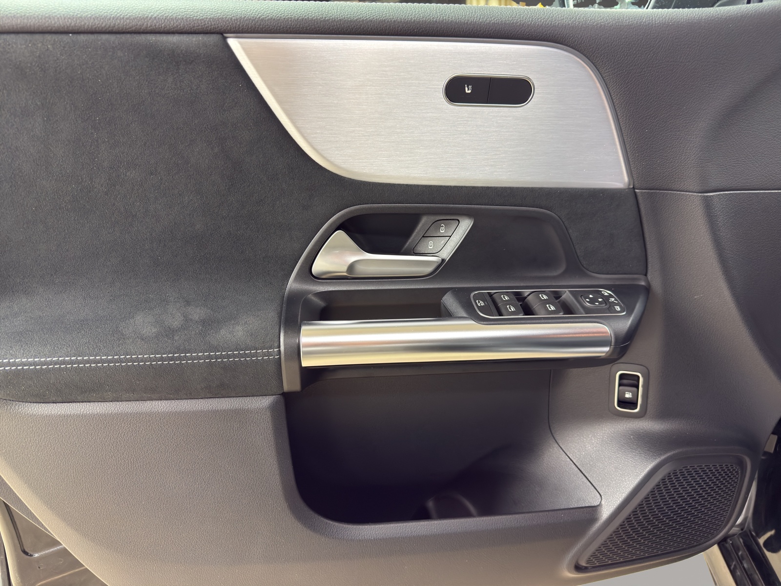 MERCEDES-BENZ B 250 e AMG Line - 13