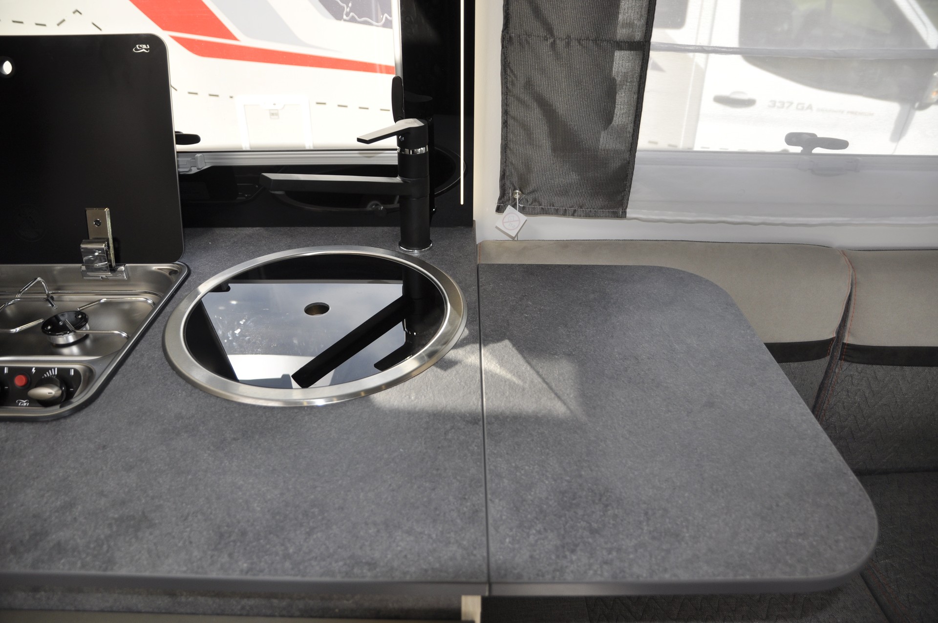 CHALLENGER 328 Graphite Edition - 12