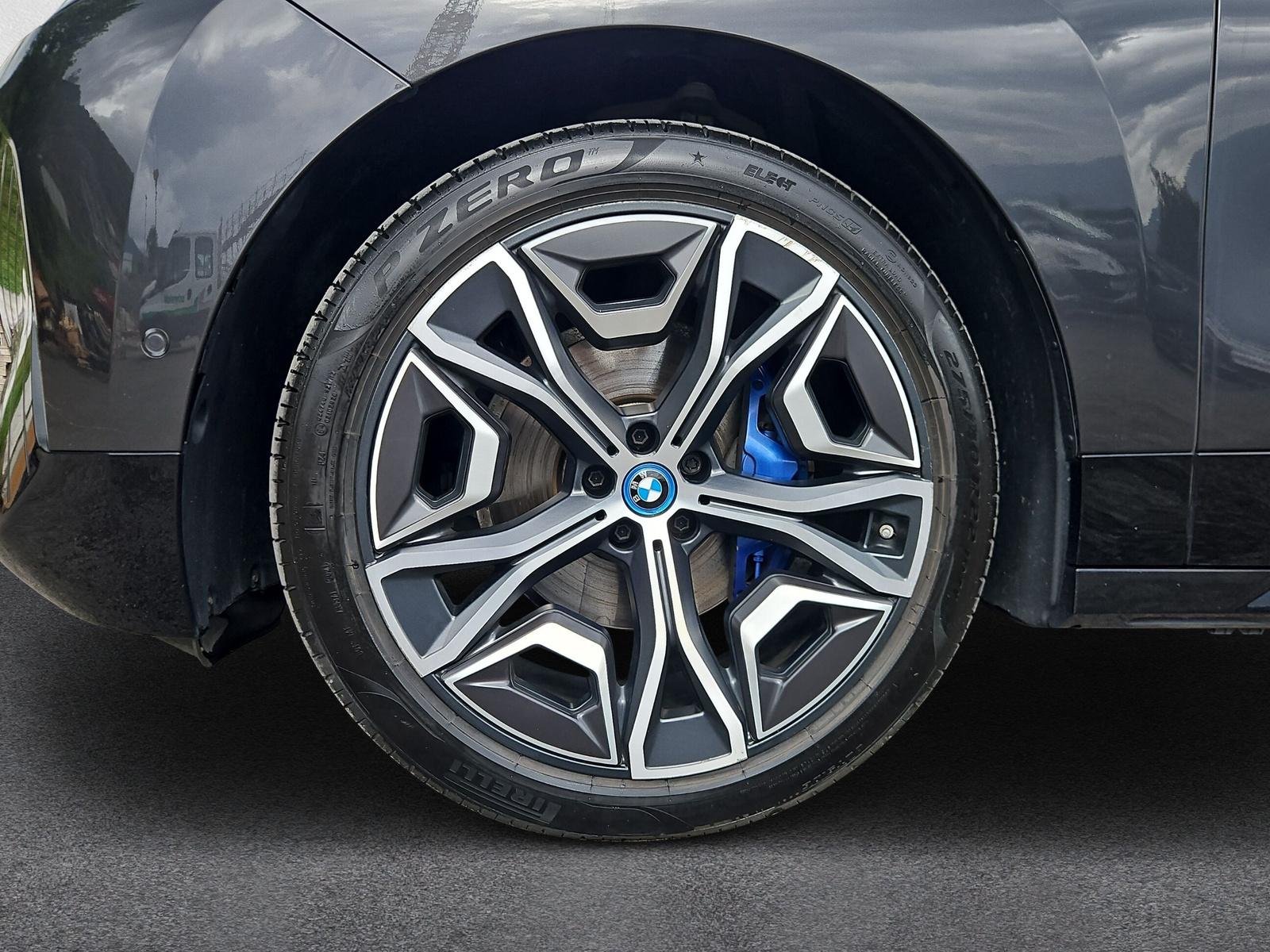 BMW iX xDrive40 Sport i20 (CH) ** Action Leasing à 1.9% **📍 - 10