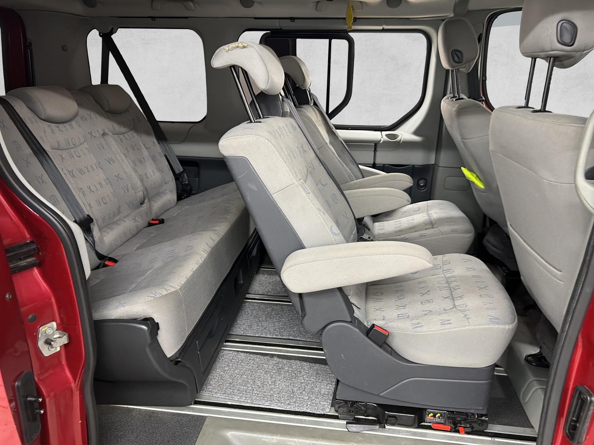 RENAULT Trafic Bus 2.7 t L1 H1 2.5 dCi 146 Generation Q. - 13