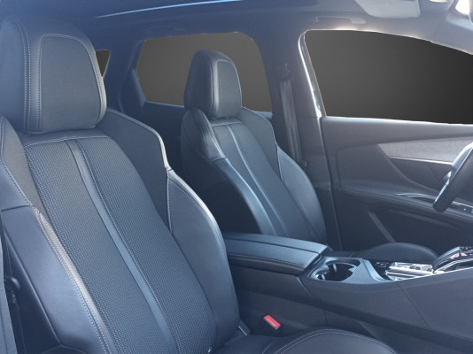 PEUGEOT 3008 300e Hybrid4 GT - 8