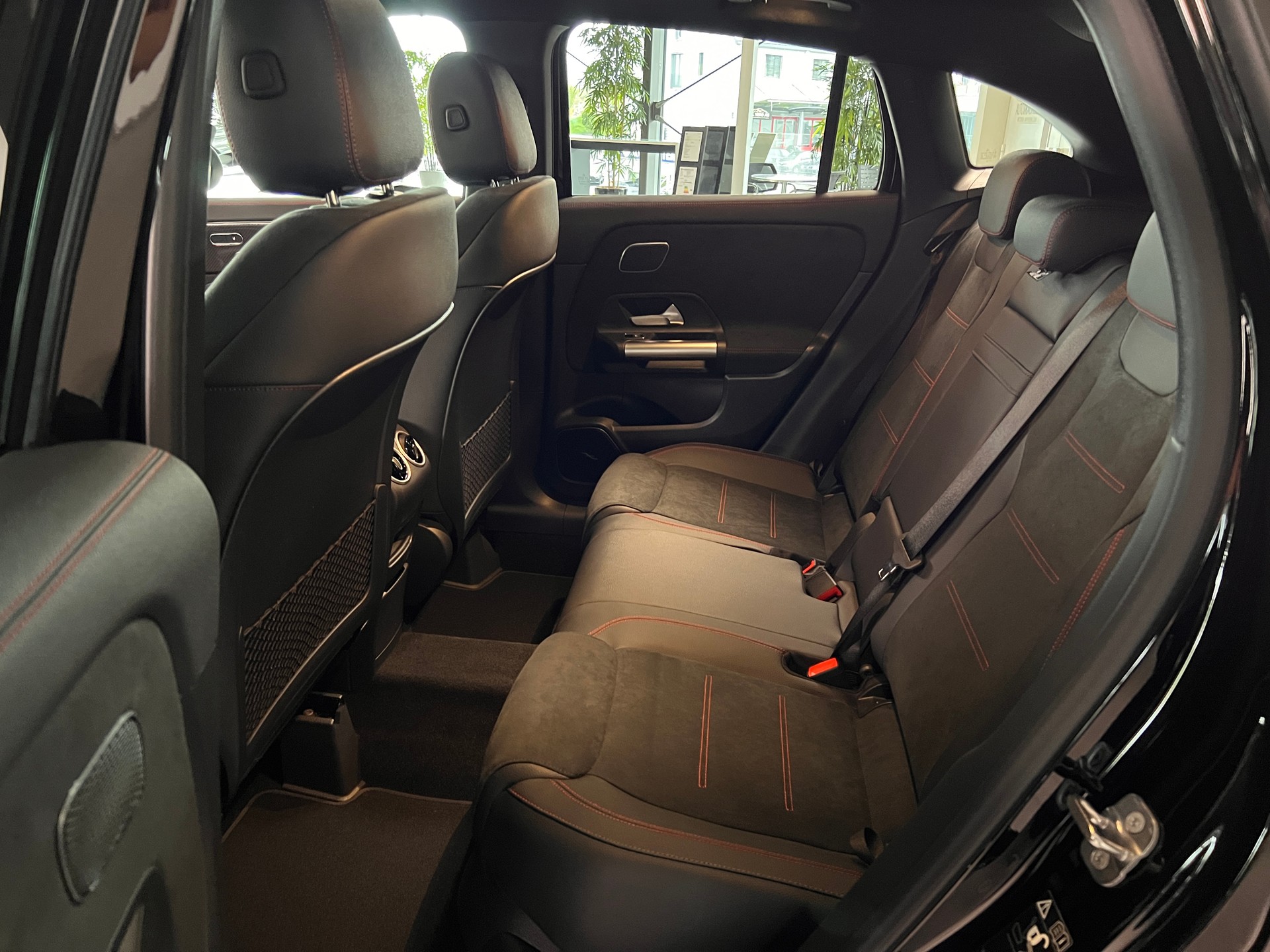 MERCEDES-BENZ GLA 250 4Matic 8G-DCT Swiss Star - 9