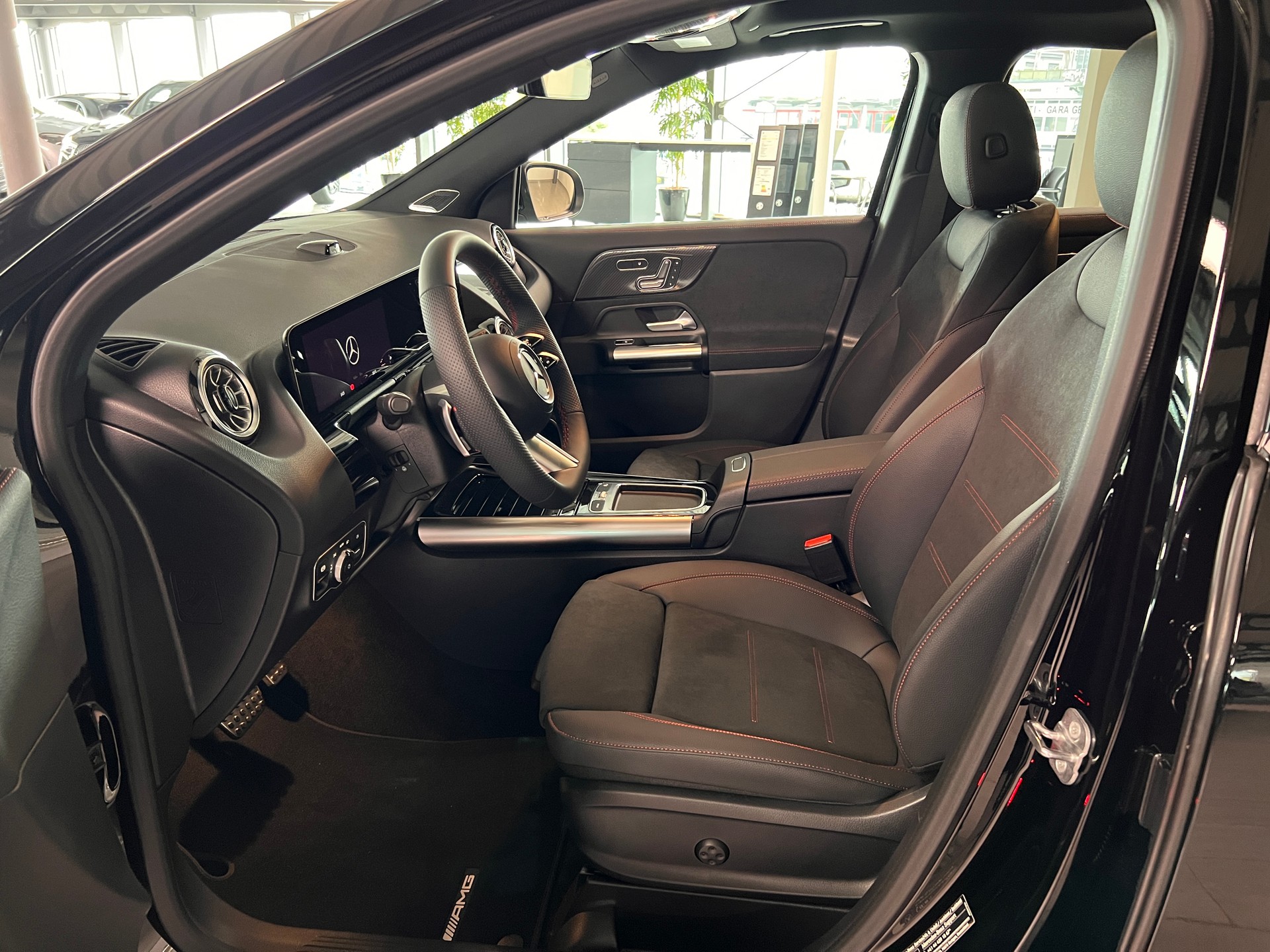 MERCEDES-BENZ GLA 250 4Matic 8G-DCT Swiss Star - 10