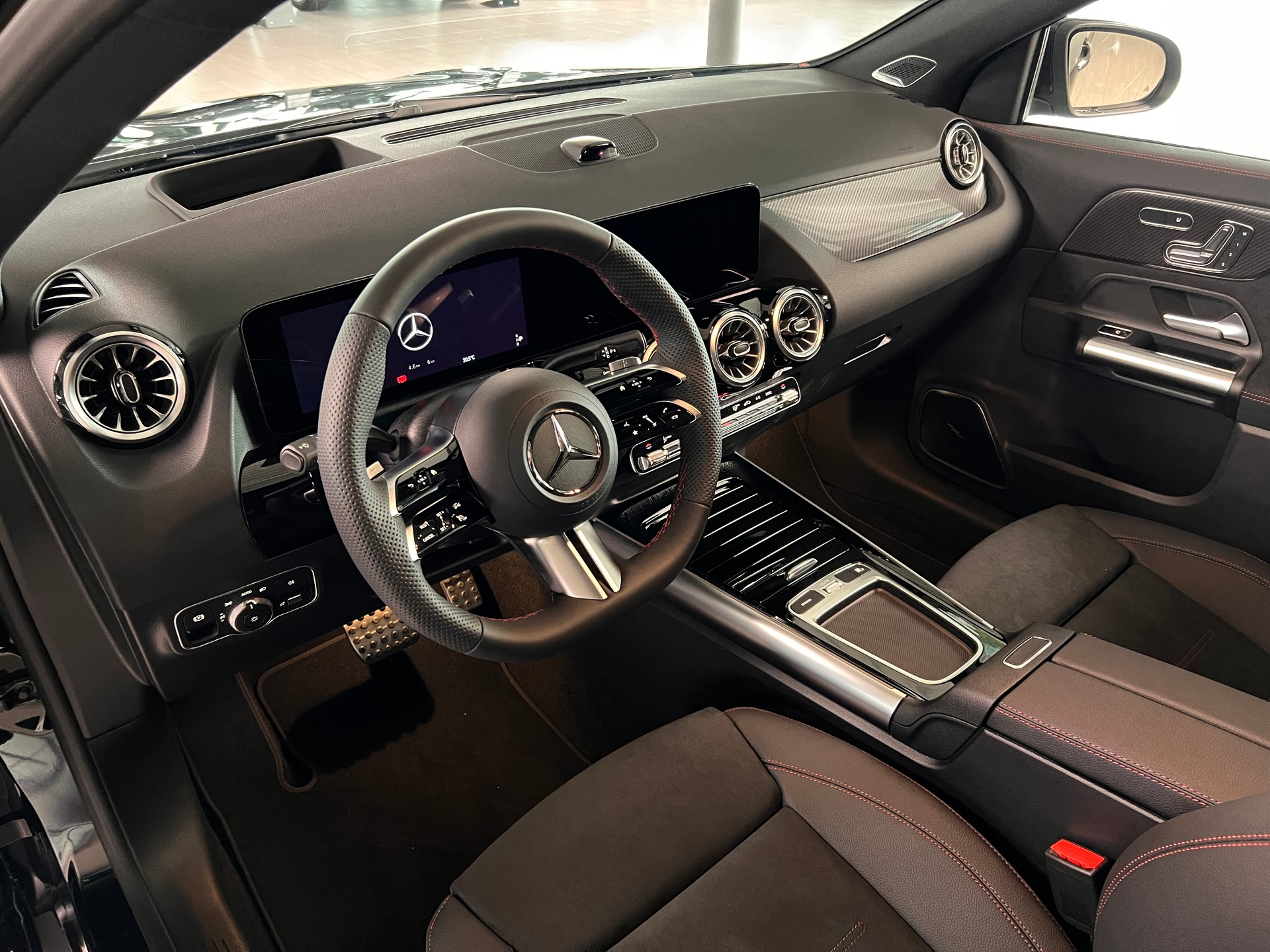 MERCEDES-BENZ GLA 250 4Matic 8G-DCT Swiss Star - 11