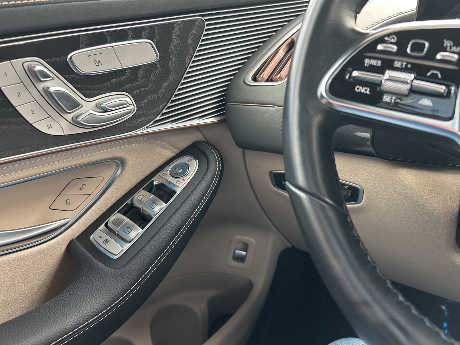 MERCEDES-BENZ EQC 400 4Matic - 13