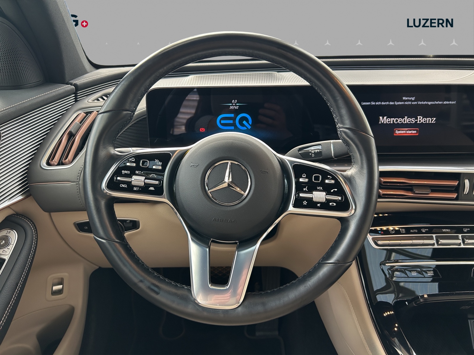 MERCEDES-BENZ EQC 400 4Matic - 10