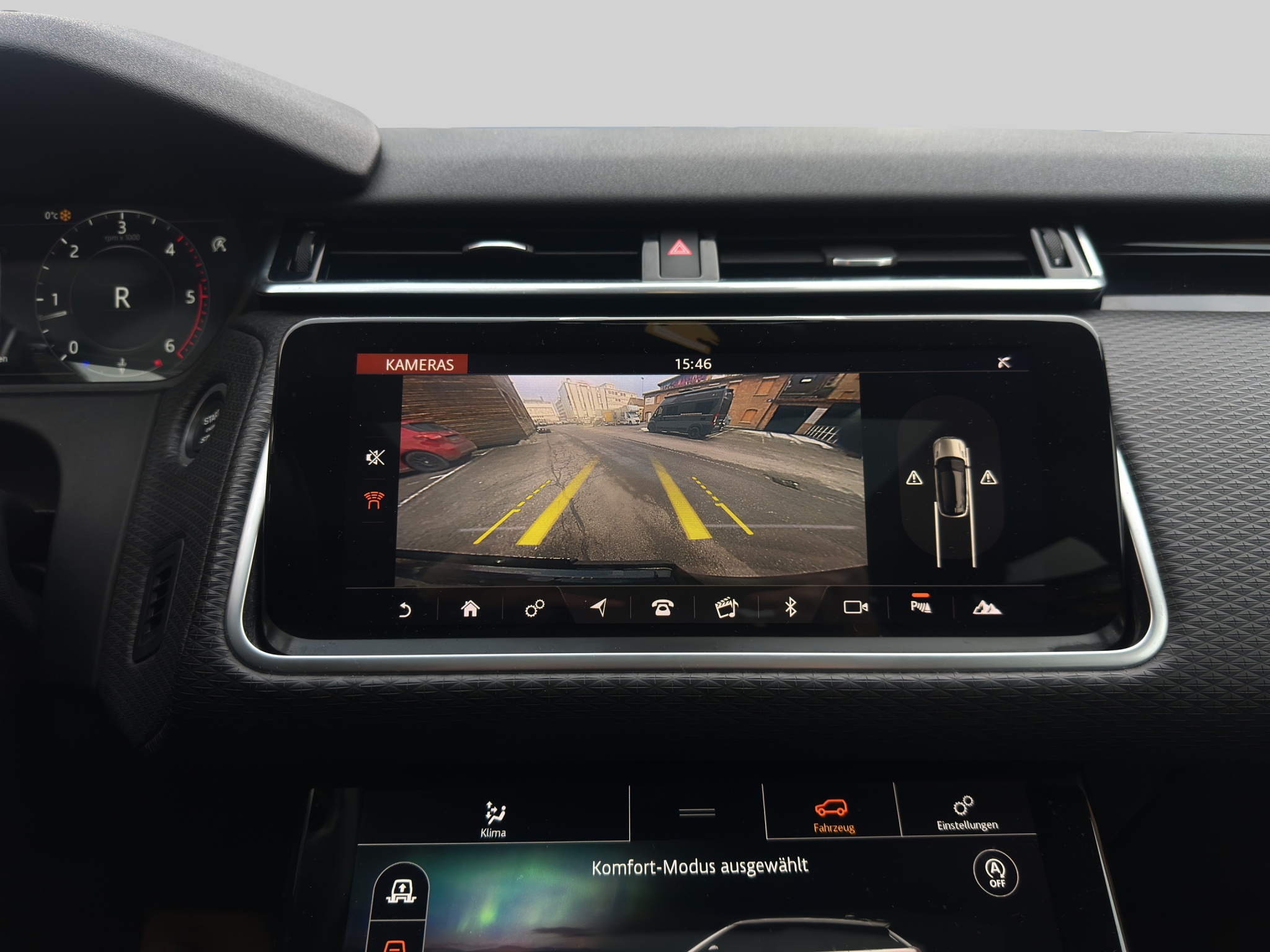 LAND ROVER RANGE ROVER VELAR 13