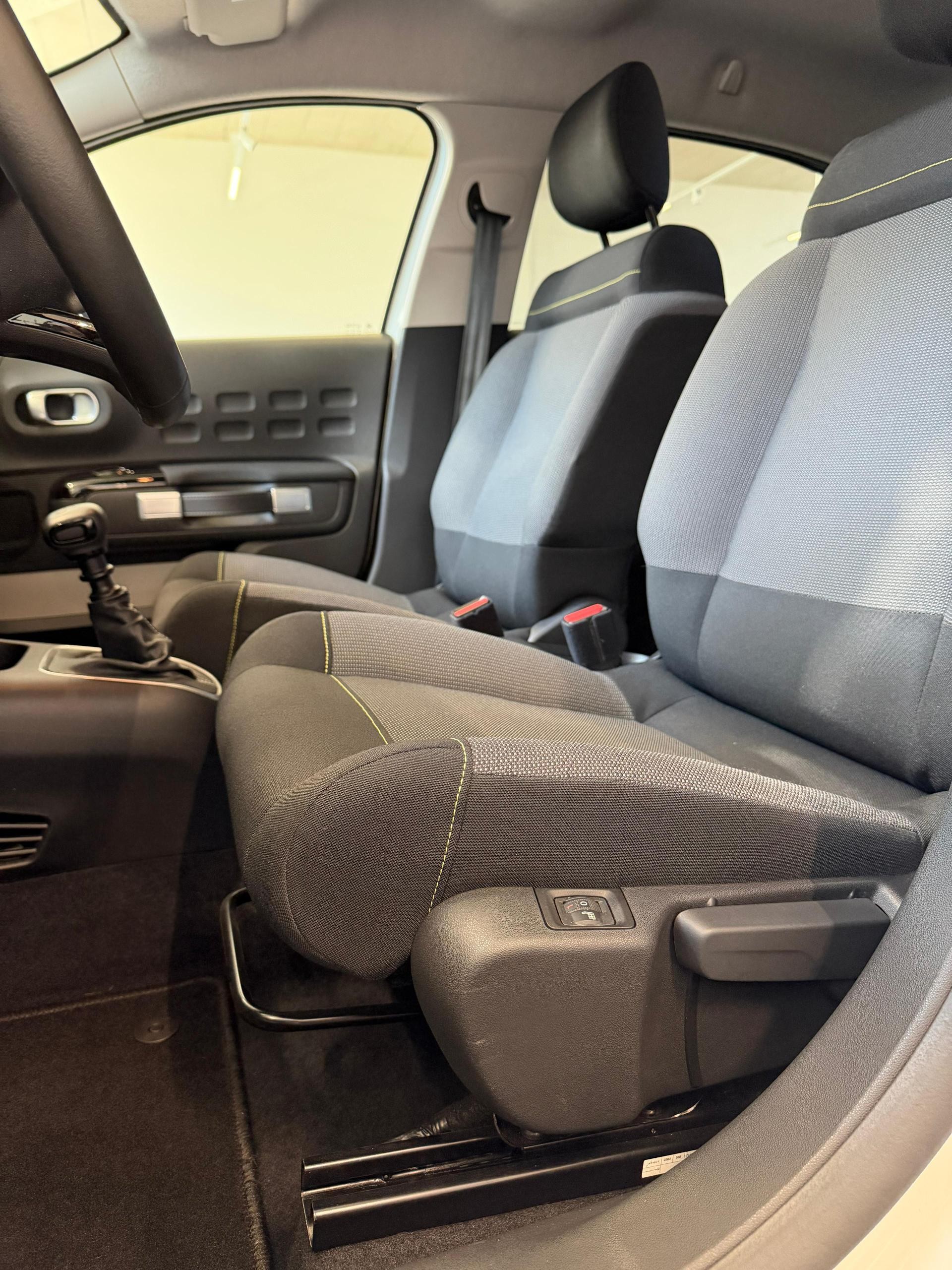 CITROEN C3 1.2i PureTech Shine - 11