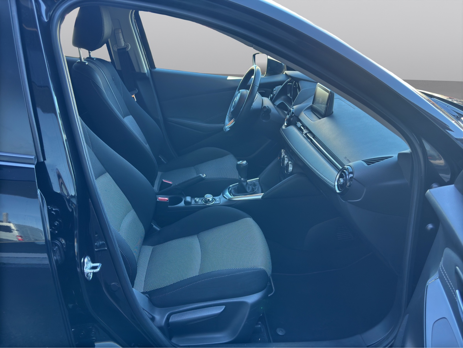 MAZDA 2 SKYACTIV-G 115 Revolution - 10