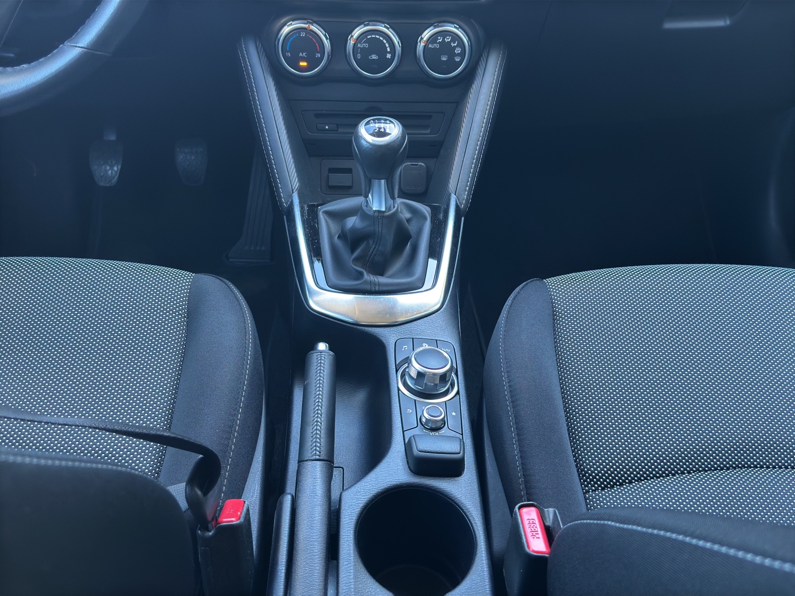 MAZDA 2 SKYACTIV-G 115 Revolution - 14