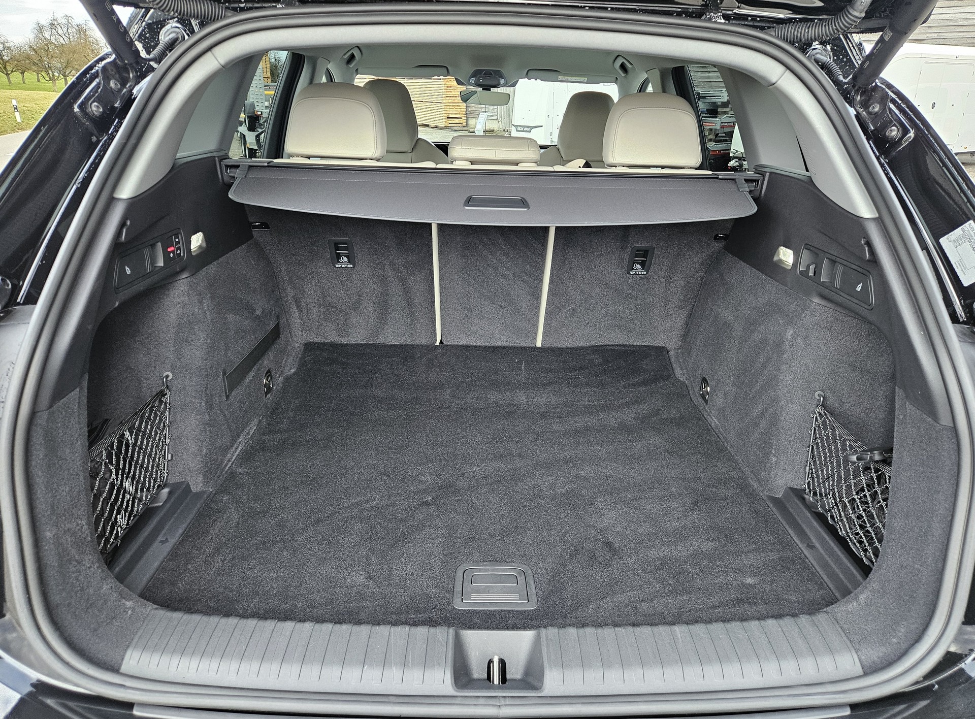 AUDI Q6 e-tron quattro Tech pro mit Luftfederung und Anhängerkupplung - 25