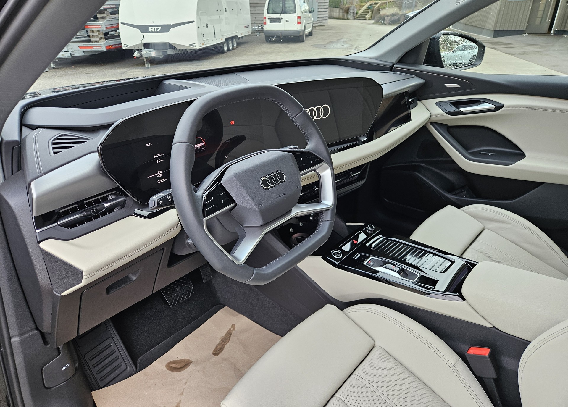 AUDI Q6 e-tron quattro Tech pro mit Luftfederung und Anhängerkupplung - 14