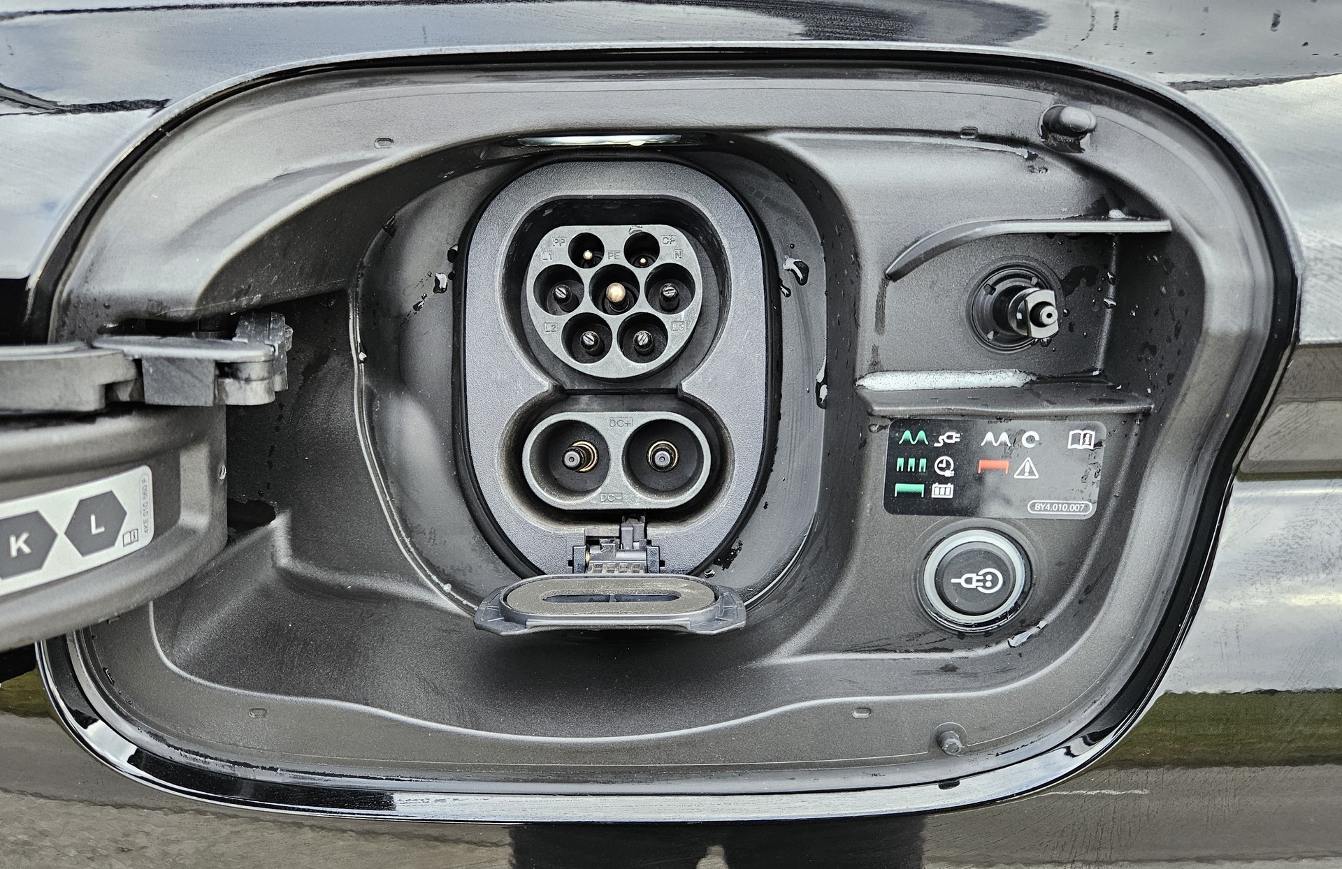 AUDI Q6 e-tron quattro Tech pro mit Luftfederung und Anhängerkupplung - 11