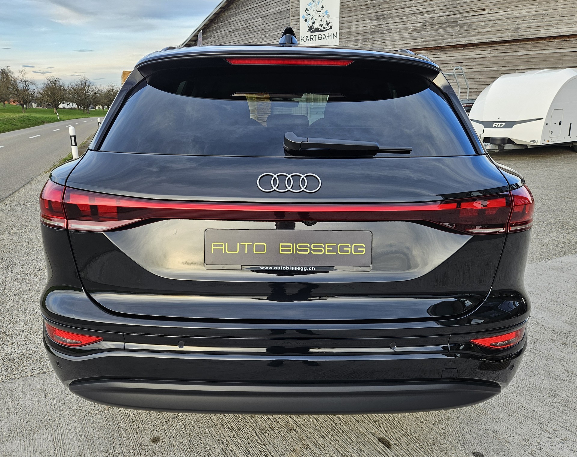 AUDI Q6 e-tron quattro Tech pro mit Luftfederung und Anhängerkupplung - 8