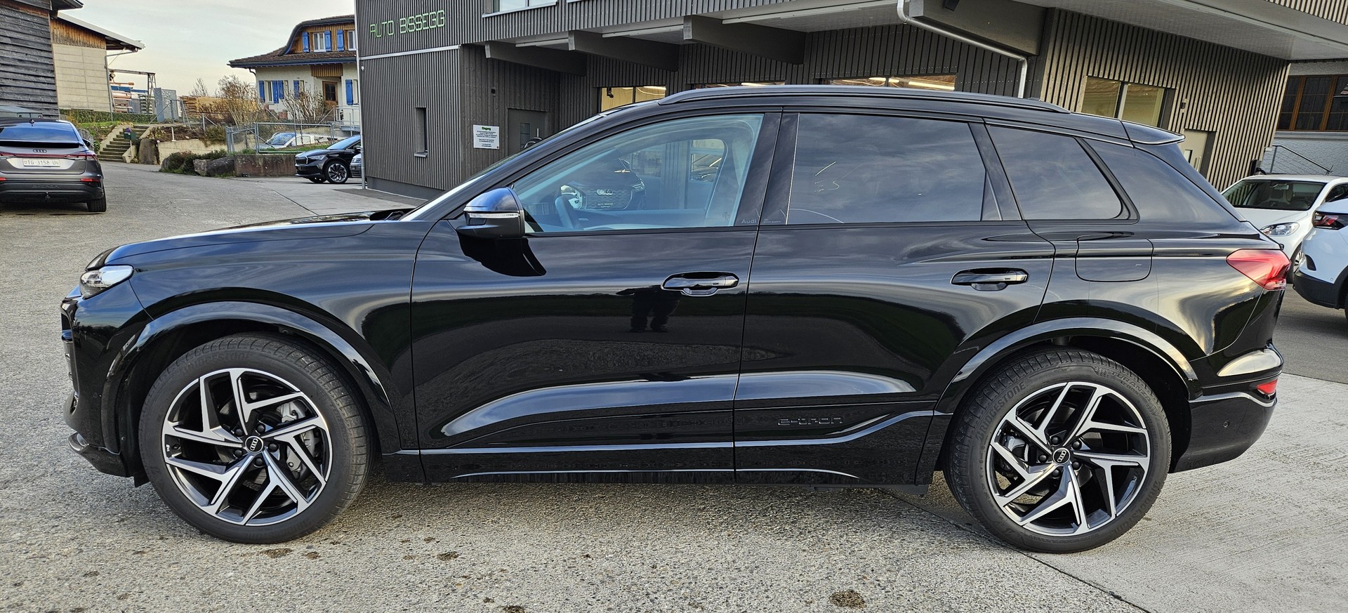 AUDI Q6 e-tron quattro Tech pro mit Luftfederung und Anhängerkupplung - 5