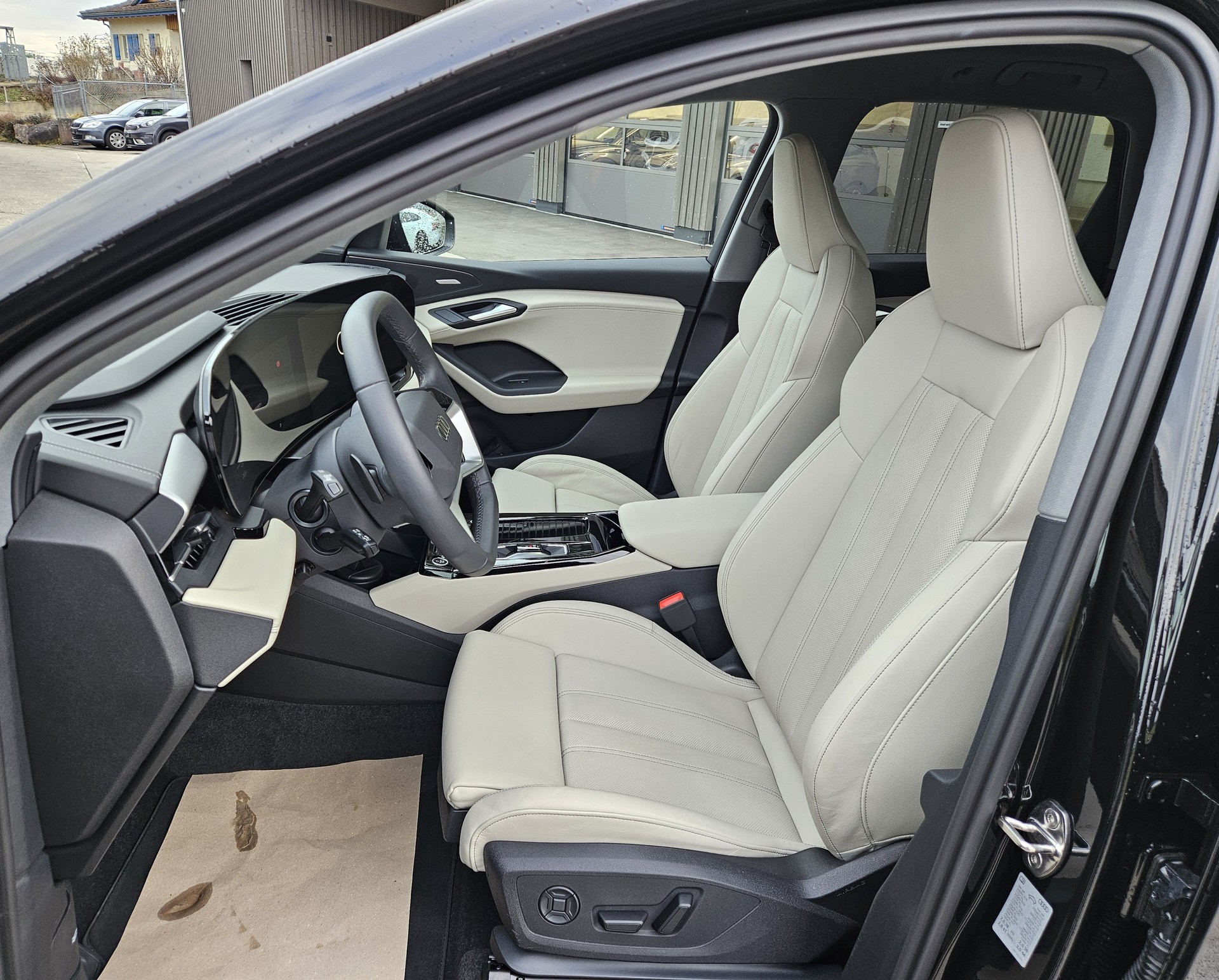 AUDI Q6 e-tron quattro Tech pro mit Luftfederung und Anhängerkupplung - 13