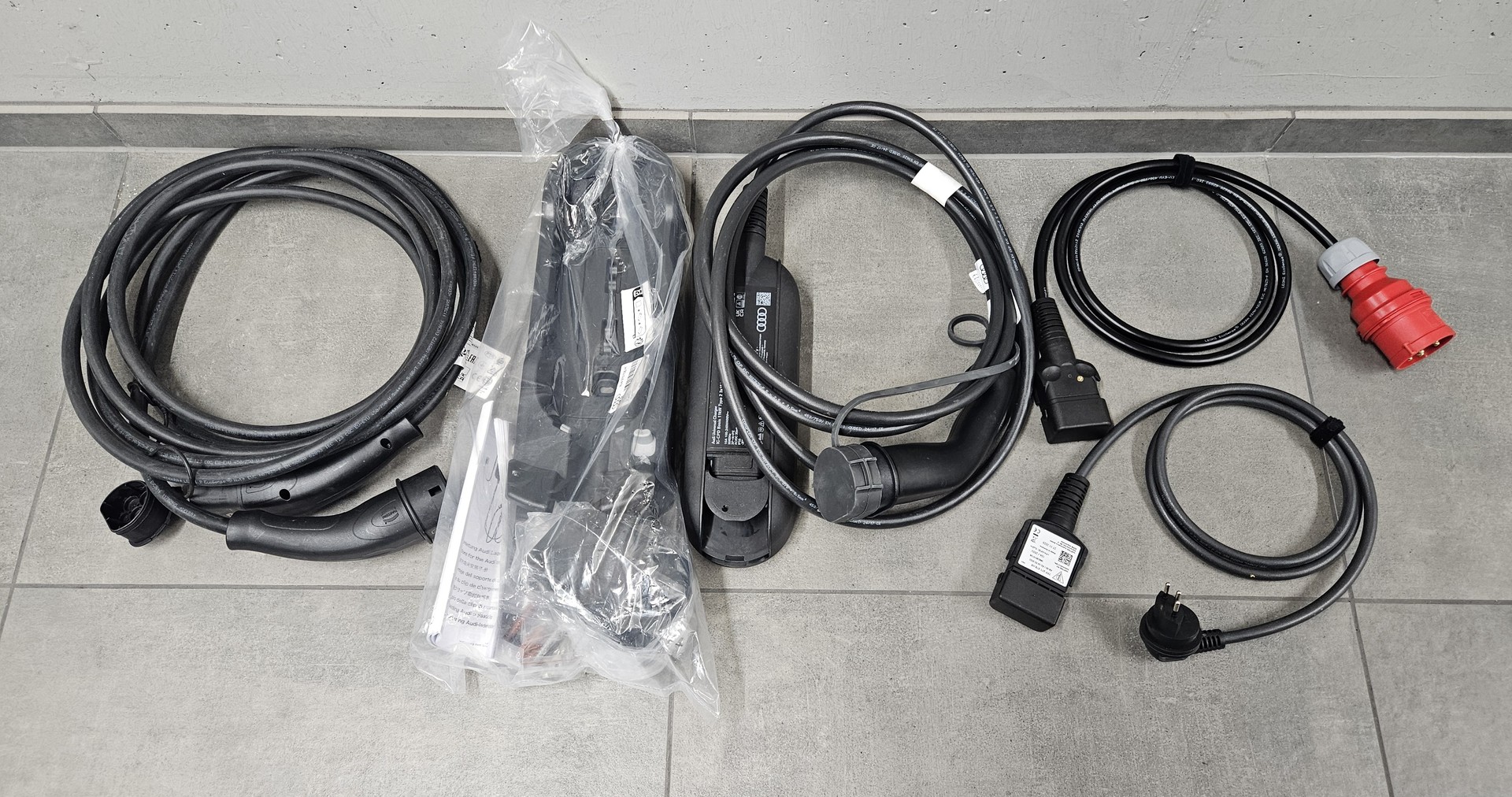 AUDI Q6 e-tron quattro Tech pro mit Luftfederung und Anhängerkupplung - 27