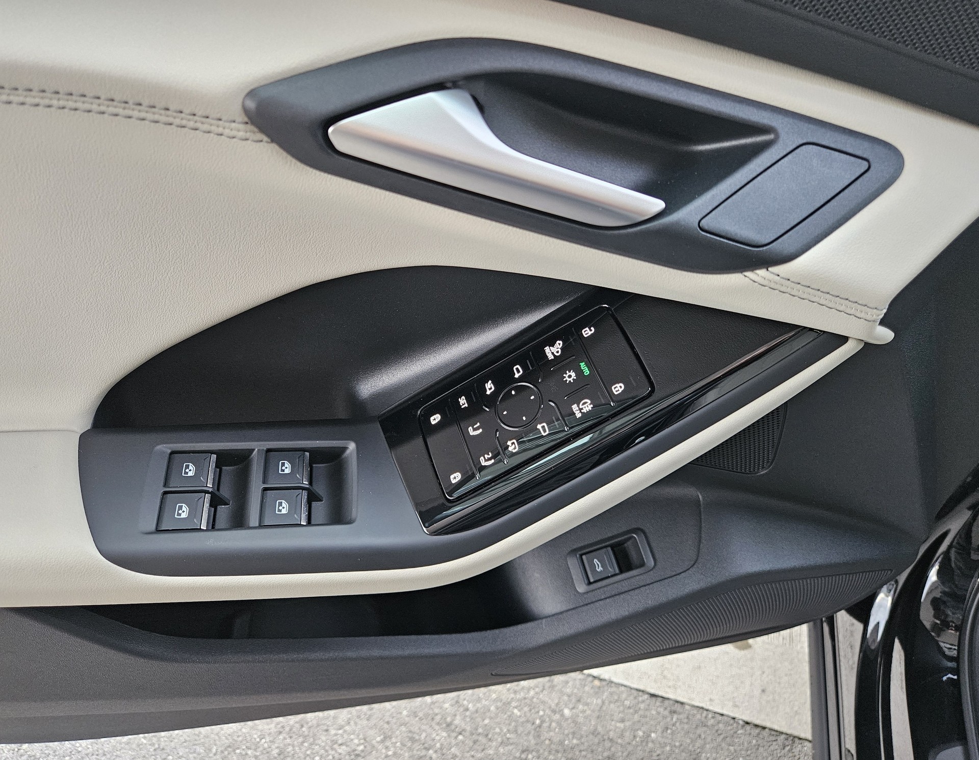 AUDI Q6 e-tron quattro Tech pro mit Luftfederung und Anhängerkupplung - 15