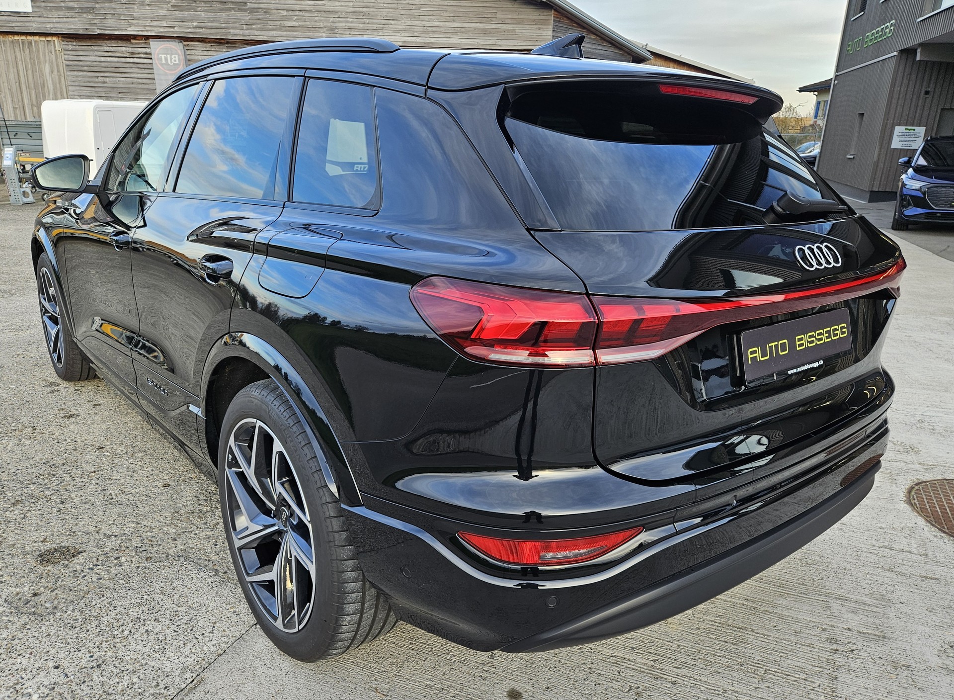 AUDI Q6 e-tron quattro Tech pro mit Luftfederung und Anhängerkupplung - 6