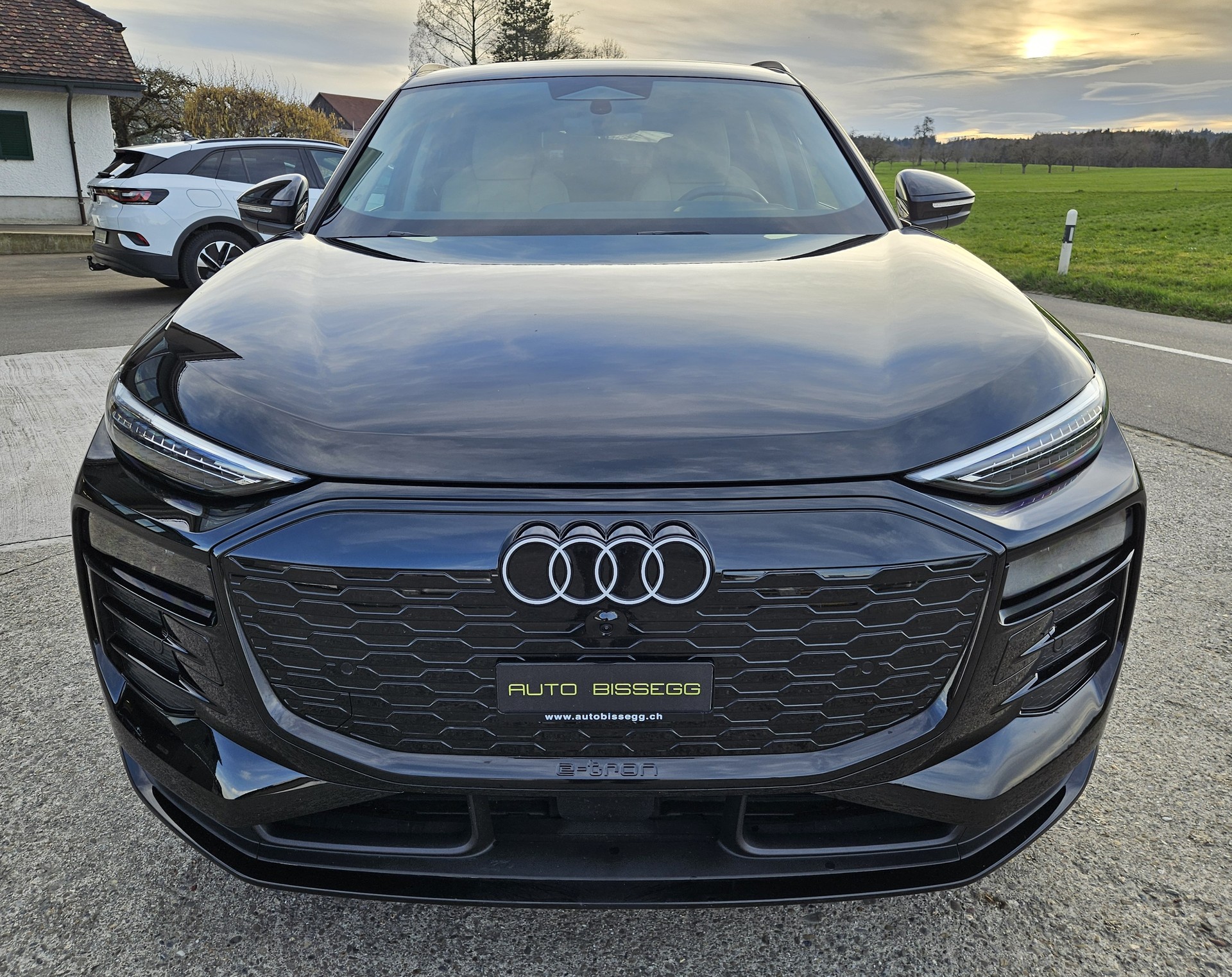 AUDI Q6 e-tron quattro Tech pro mit Luftfederung und Anhängerkupplung - 2