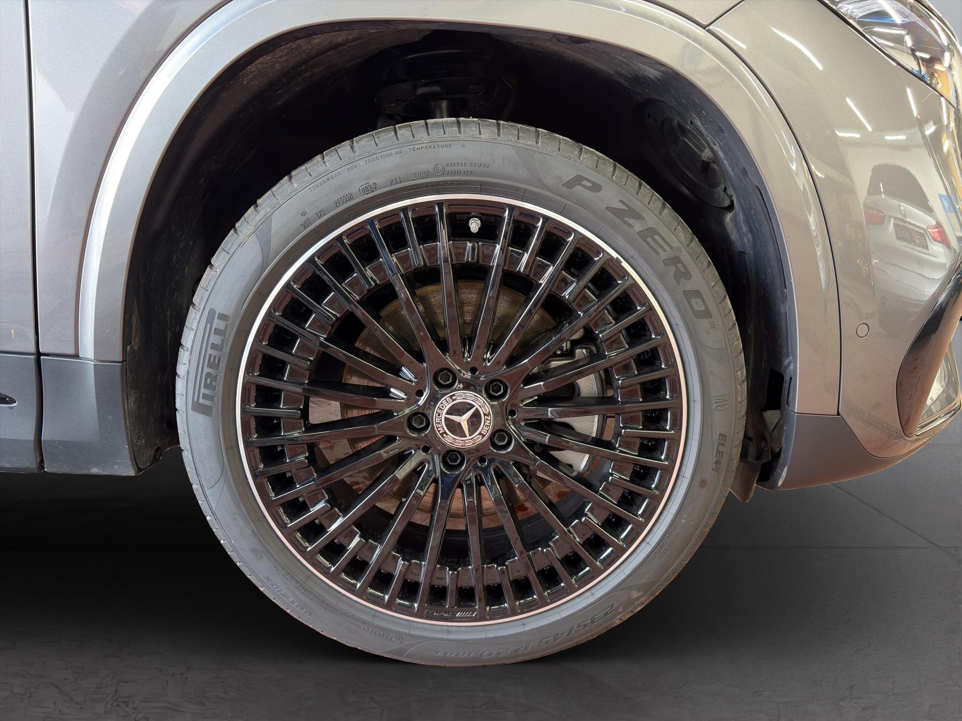 MERCEDES-BENZ EQA 350 Swiss Star AMG Line 4matic - 6