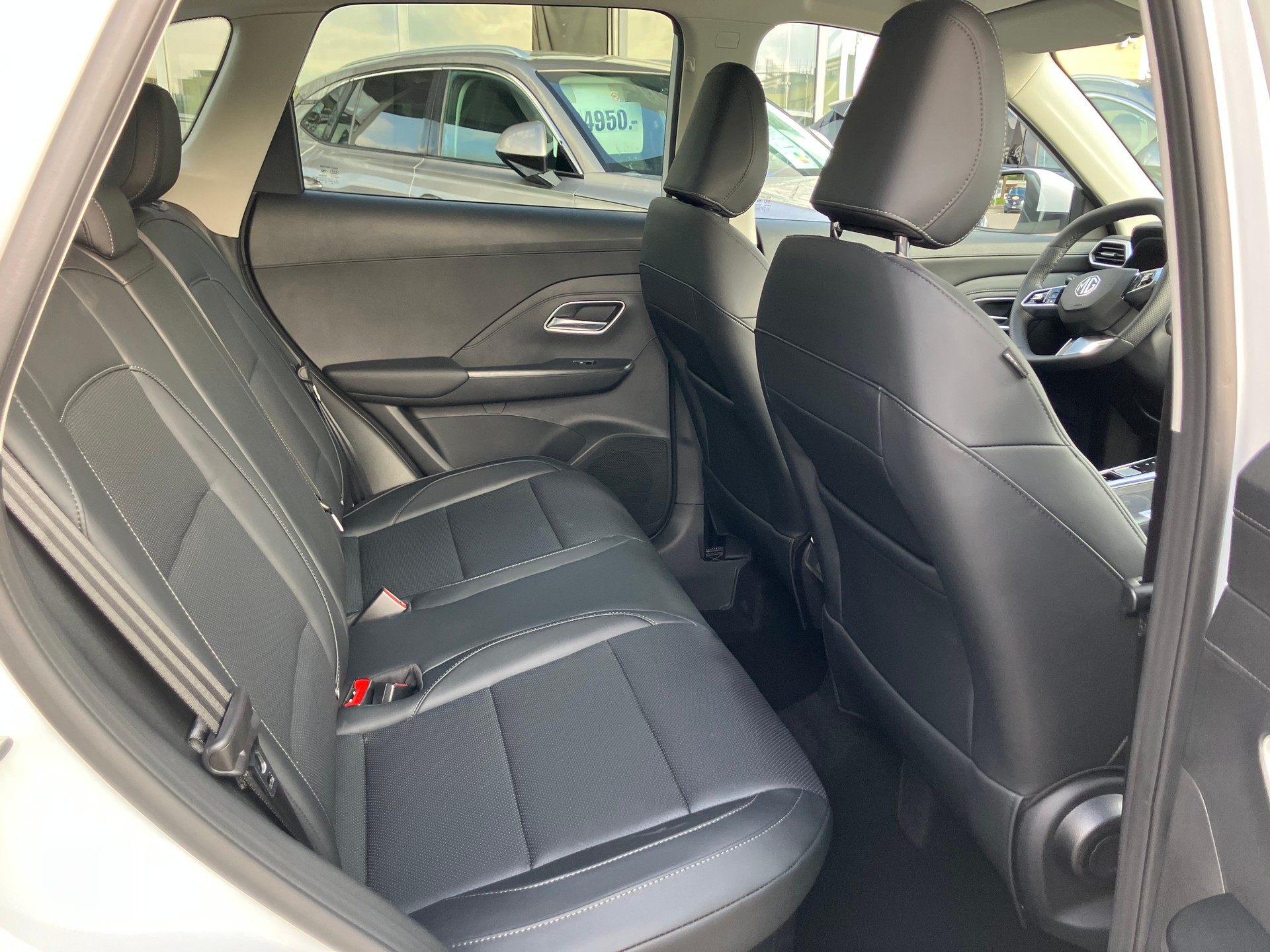 MG ZS 1.5 Hybrid+ Luxury - 8