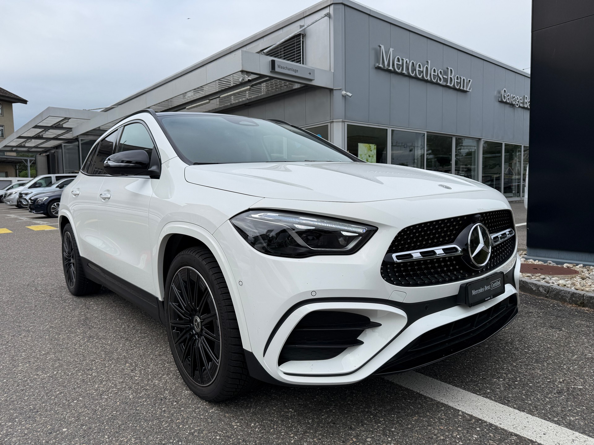 MERCEDES-BENZ GLA 220 d Swiss Star AMG Line 4matic