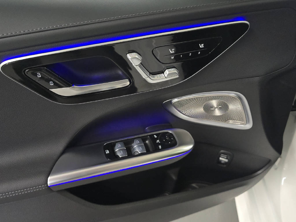 MERCEDES-BENZ C 300 de AMG Line 4Matic T-Modell - 5
