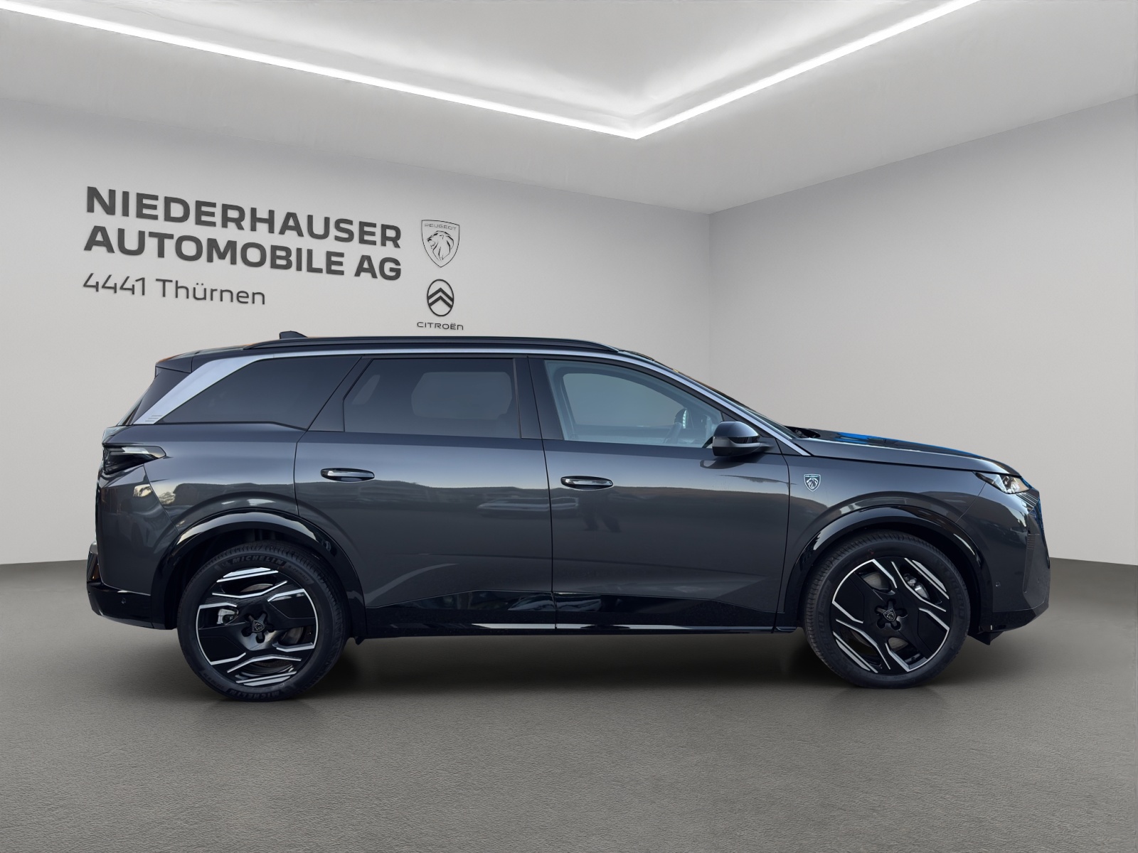 PEUGEOT 5008 e-Launch Edition AWD - 2
