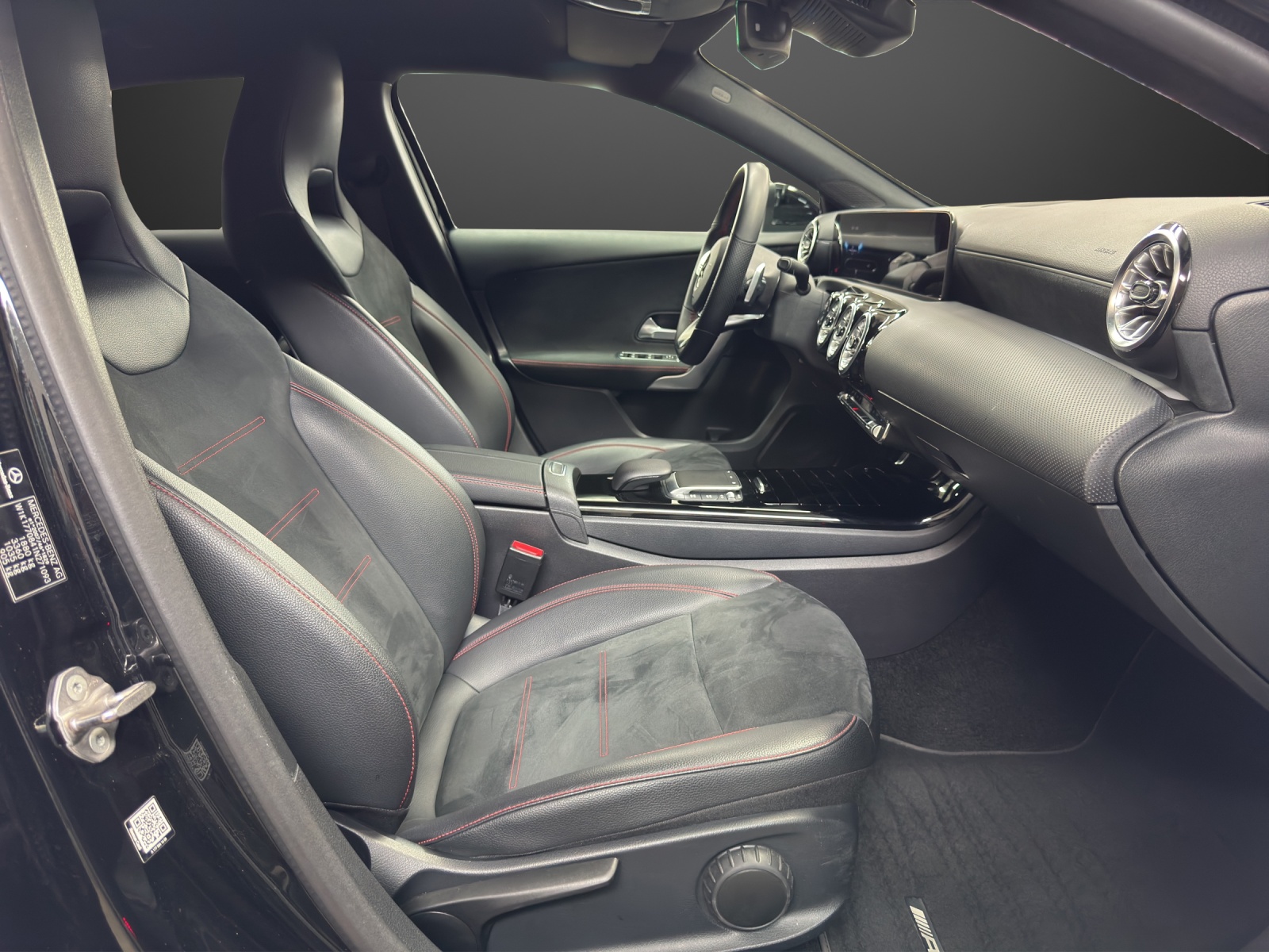 MERCEDES-BENZ A 180 Night Star AMG Line - 12